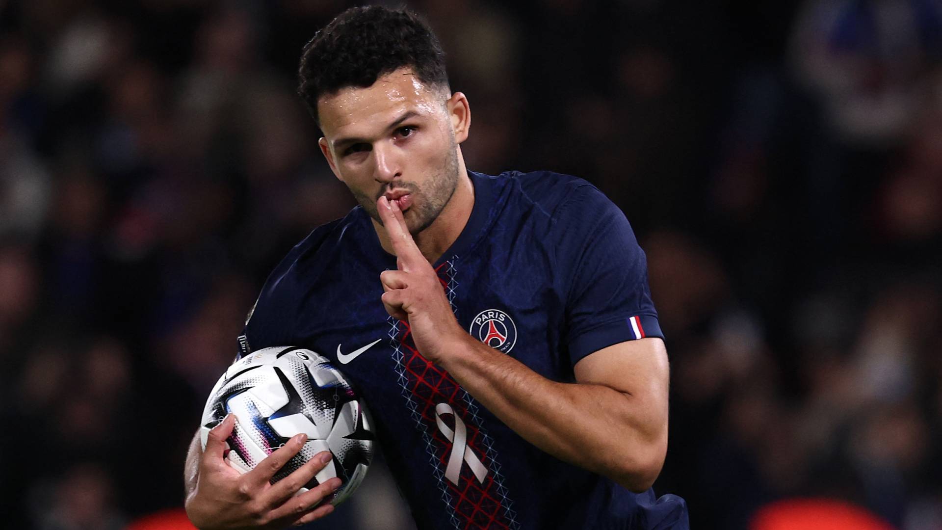 باريس سان جيرمان يواصل نزيف النقاط بتعادل مثير 3-3 أمام ستراسبورج