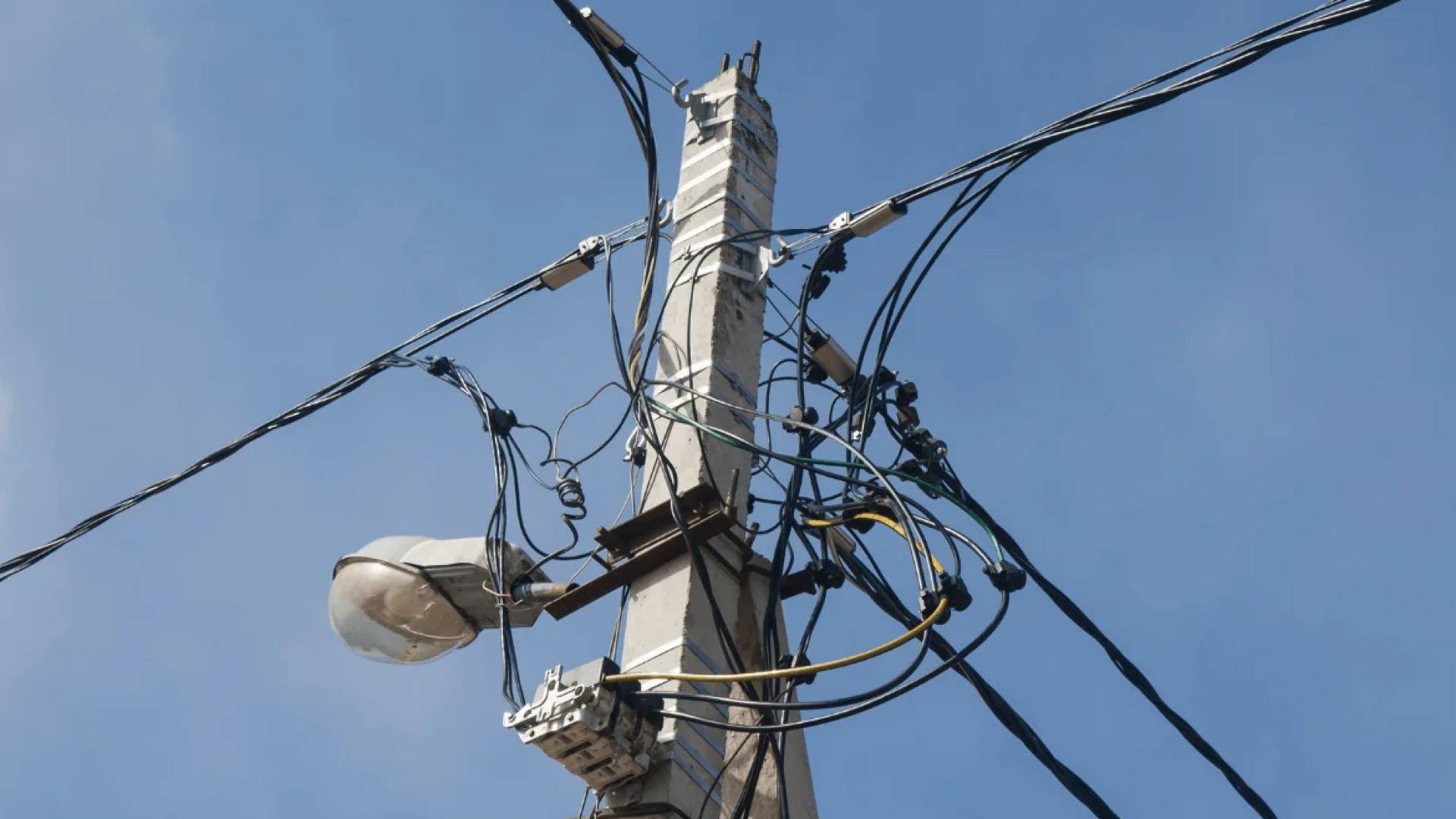 كهرباء إربد تعلن فصلا مبرمجا للكهرباء الأحد عن مناطق بعجلون لمدة 7 ساعات ونصف