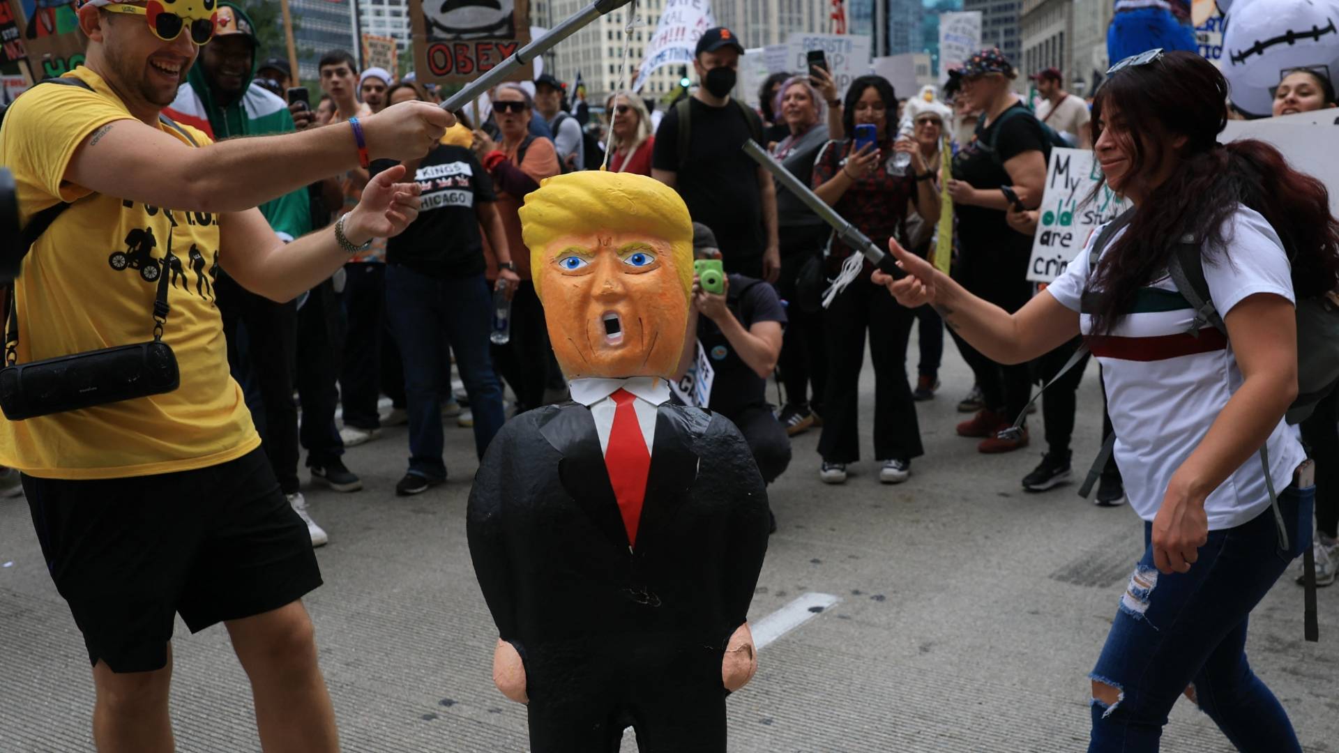 احتجاجات حاشدة تجتاح الولايات المتحدة