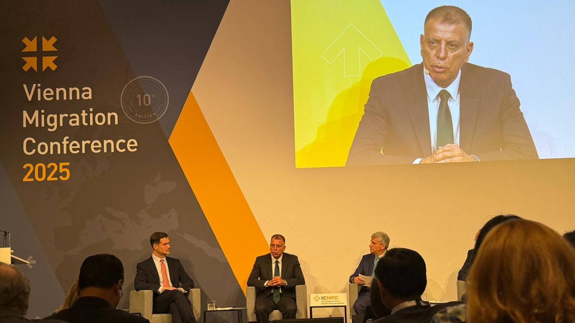 وزير الداخلية، مازن الفراية، يشارك في أعمال النسخة العاشرة من "مؤتمر فيينا للهجرة"