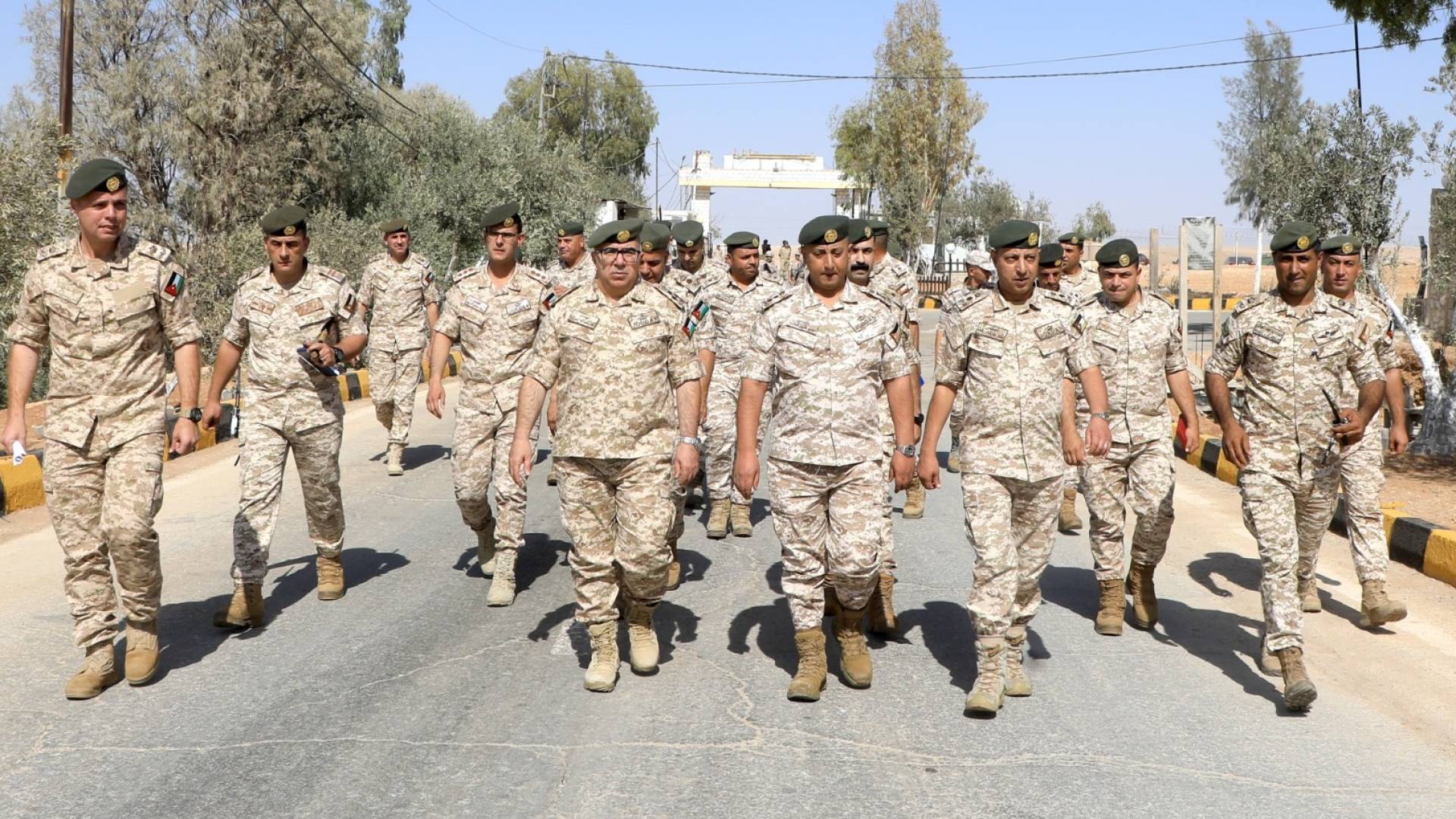 المساعد للتخطيط والتنظيم والموارد الدفاعية يفتتح مبانٍ جديدة بمجموعة المهن والأشغال العسكرية