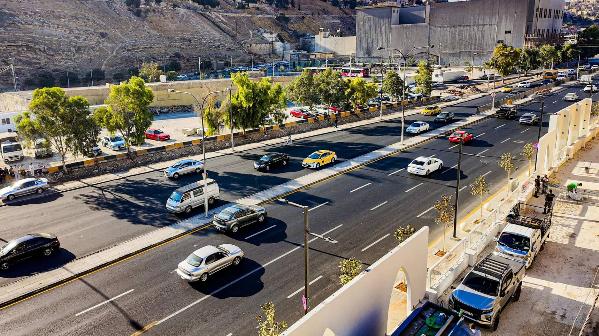 قلب عمان ينبض: توسعة شارع الجيش تحدث ثورة مرورية في "المحطة"