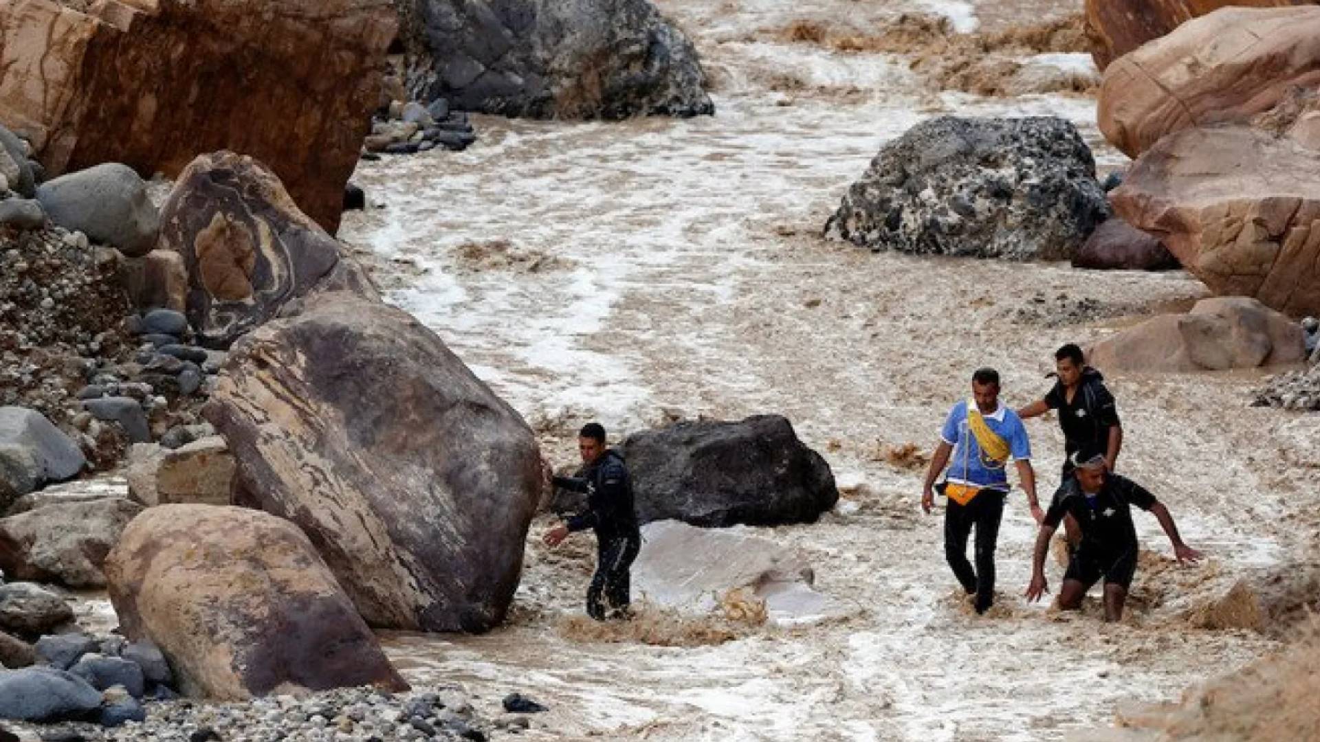 فاجعة البحر الميت.. فرق الانقاذ تبحث عن ناجيين (ارشيقية)