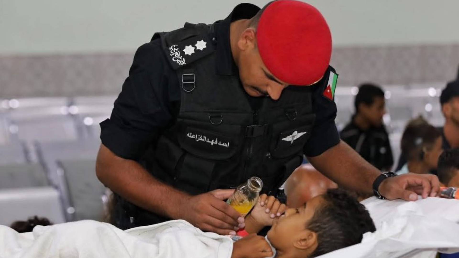 القوات المسلحة تقوم بإجلاء الدفعة الـ14 من أطفال غزة المرضى للعلاج في الأردن