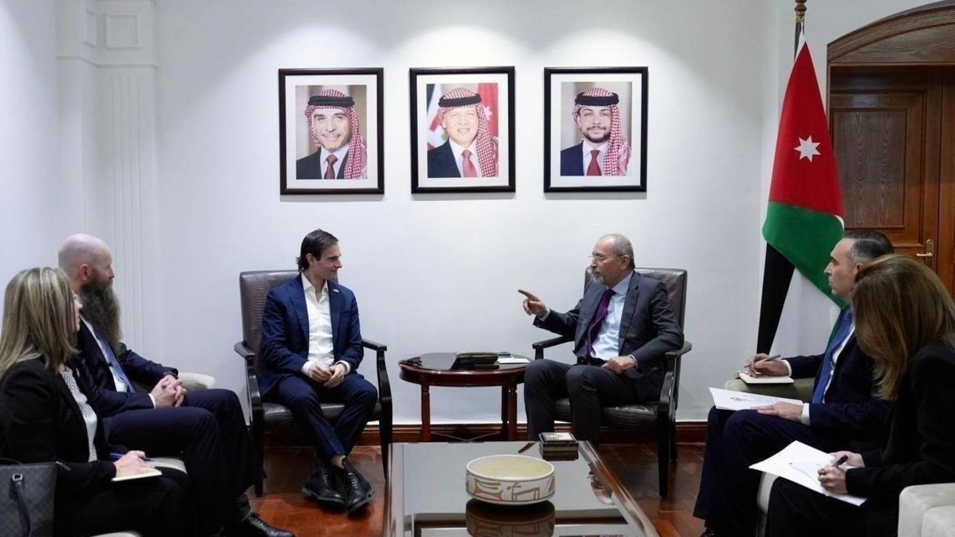 لقاء وزير الخارجية ايمن الصفدي