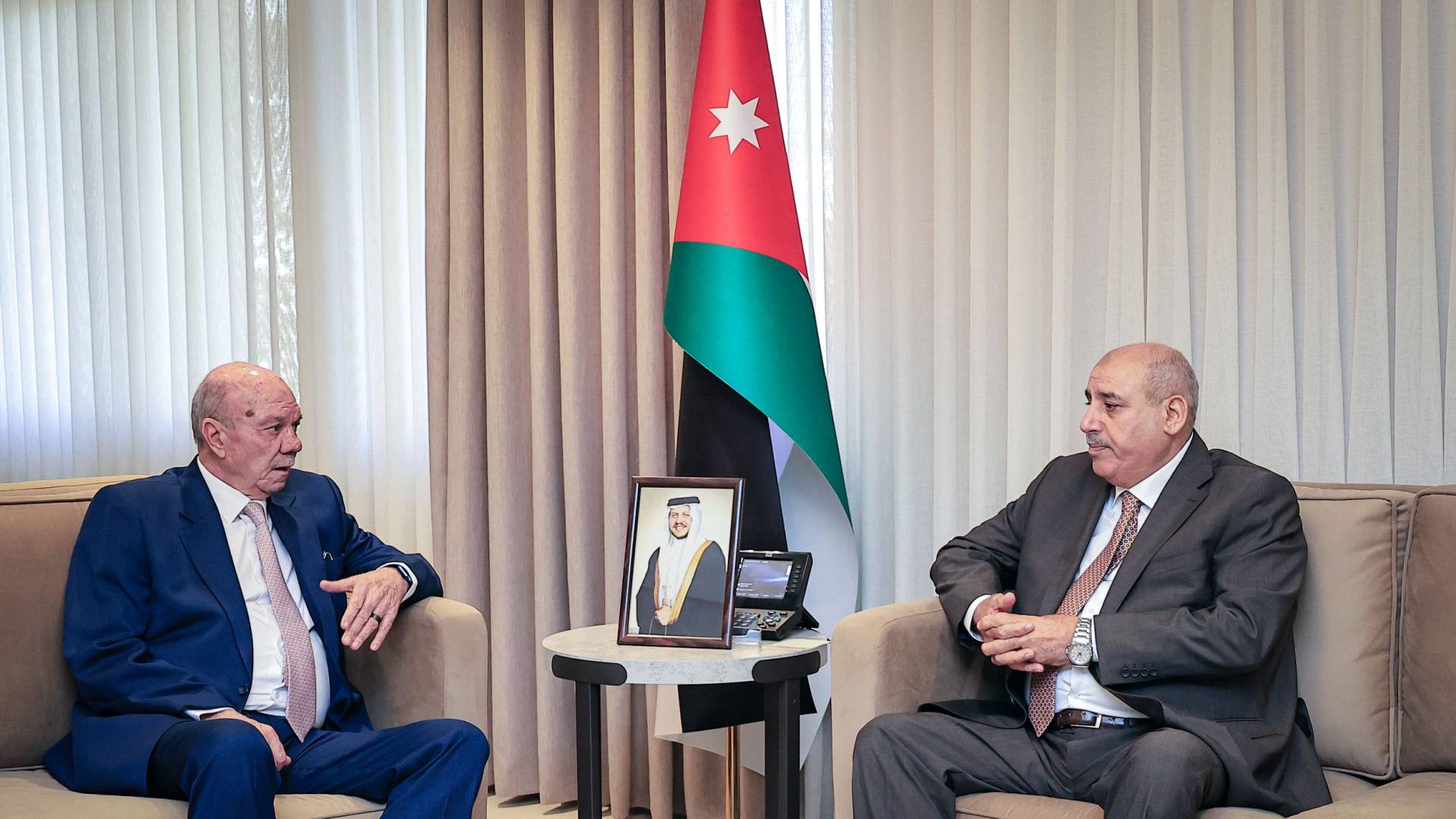 القاضي والفايز: خطاب العرش "خارطة طريق" للسلطات.. والتوجيهات الملكية ستترجم لخطوات عملية