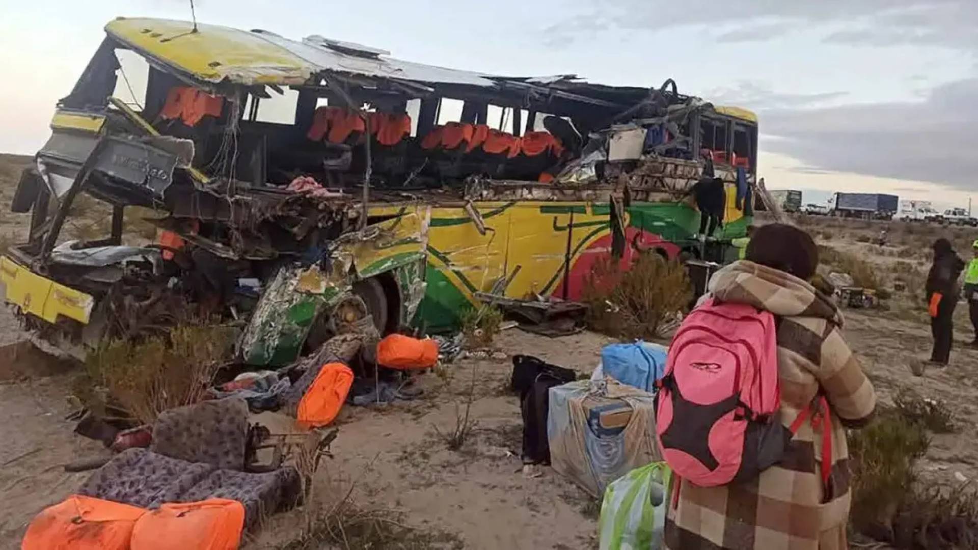 حادث مأساوي على طريق جبلي في بوليفيا يخلف قتلى ومصابين