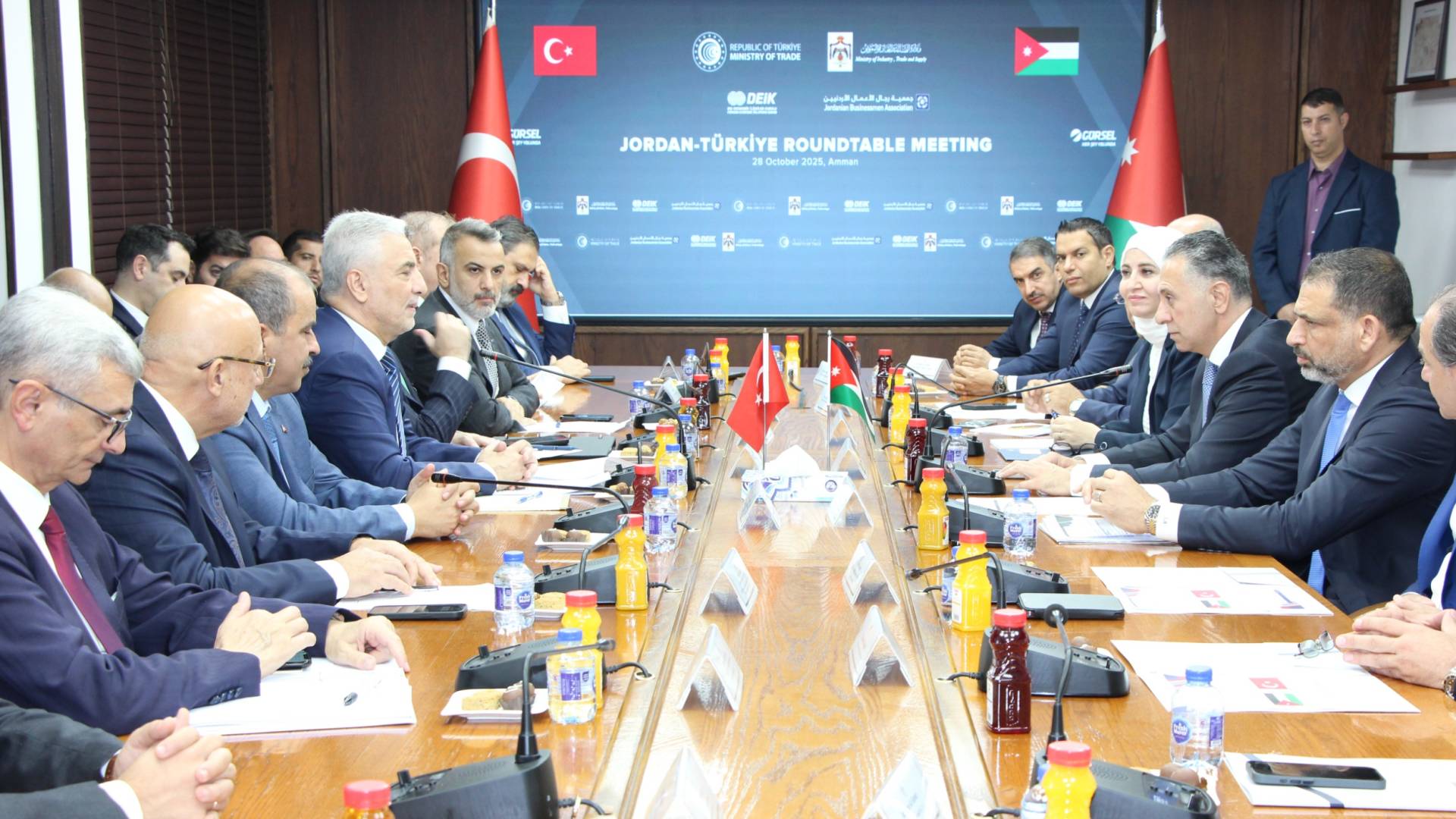 القضاة يدعو المستثمرين الأتراك للاستفادة من الفرص الاقتصادية في الأردن