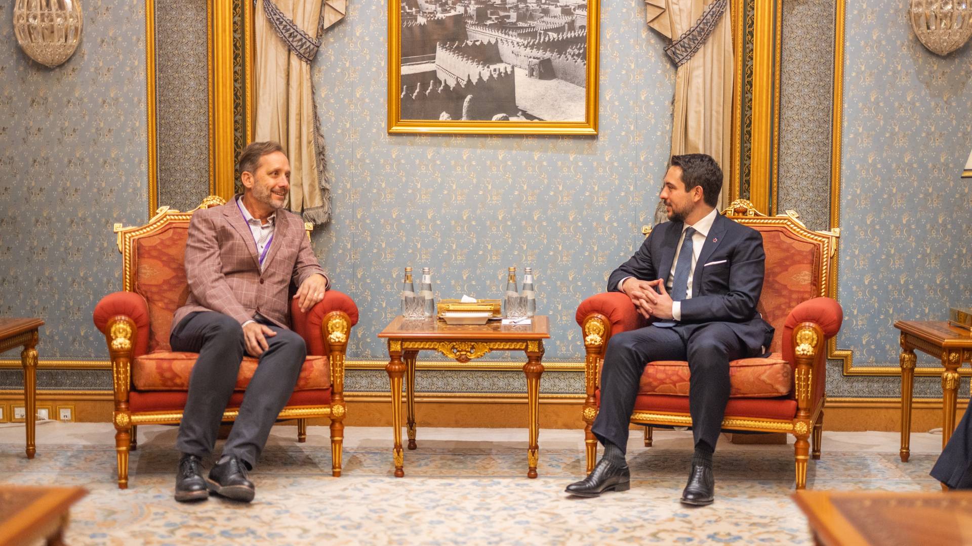 ولي العهد يعقد لقاءات في الرياض برؤساء تنفيذيين ومؤسسي شركات عالمية