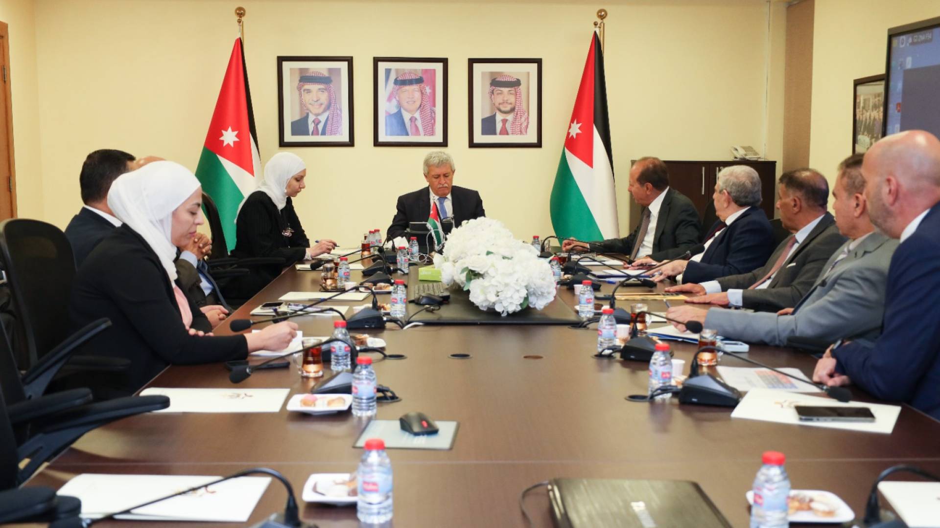 القطامين يبحث دعم النقل البحري الأردني وتعزيز "رؤية التحديث الاقتصادي"