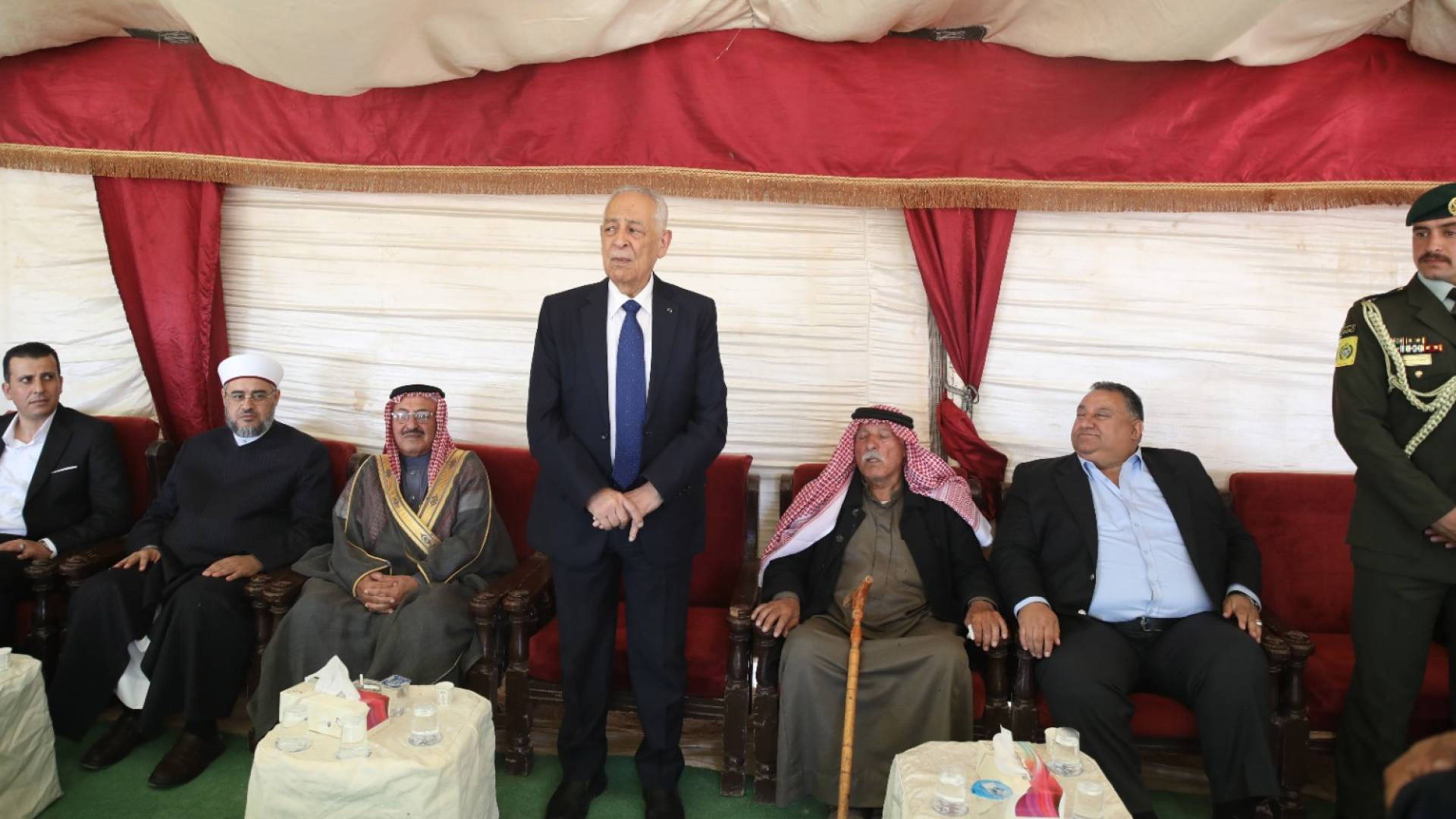 مندوبا عن الملك وولي العهد. العيسوي يعزي عشيرتي المساعيد والمسيب