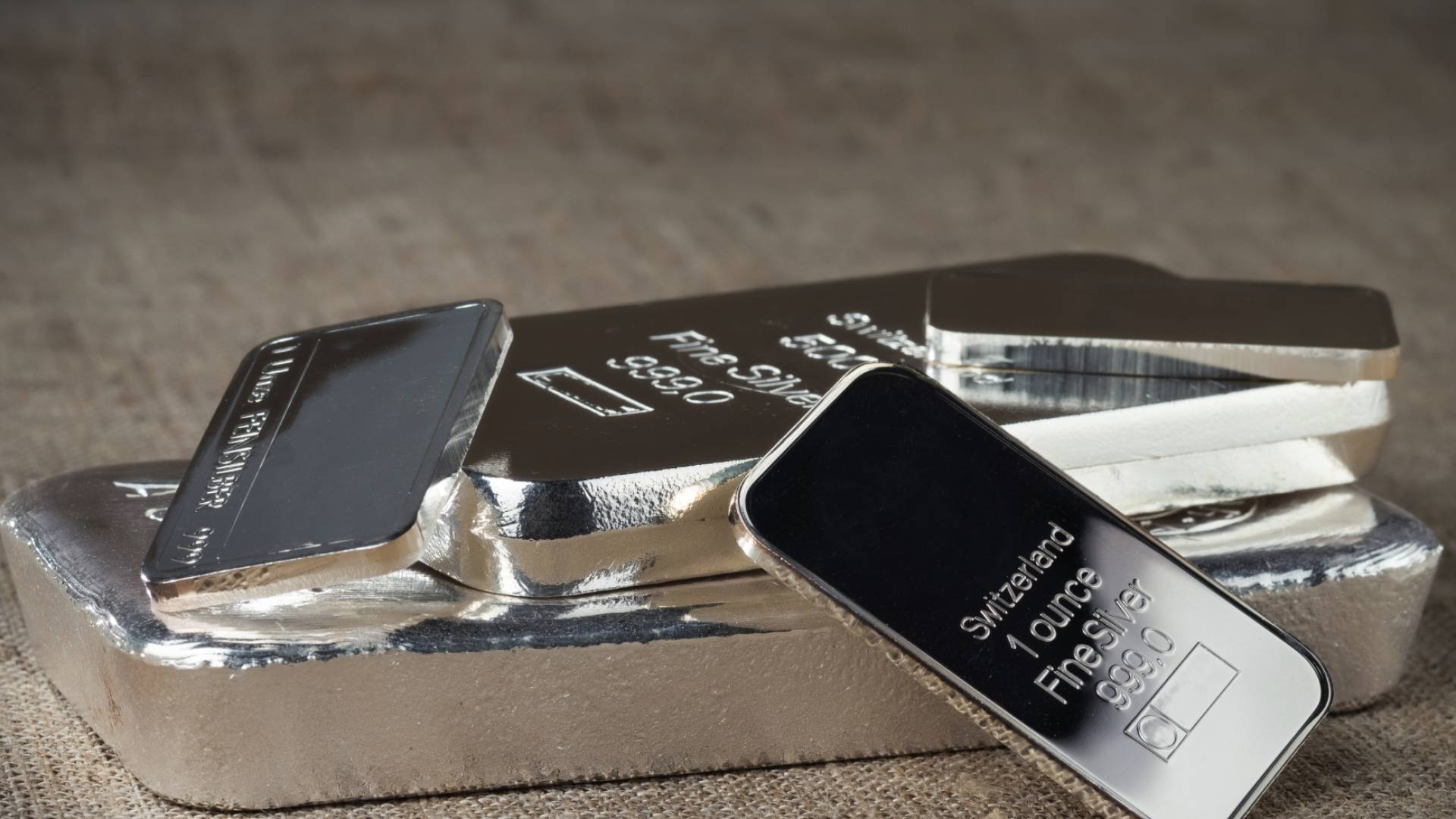 الفضة تكافح عند 47.43 دولارا.. تراجع طفيف بنسبة 0.29% وسط تداولات متذبذبة