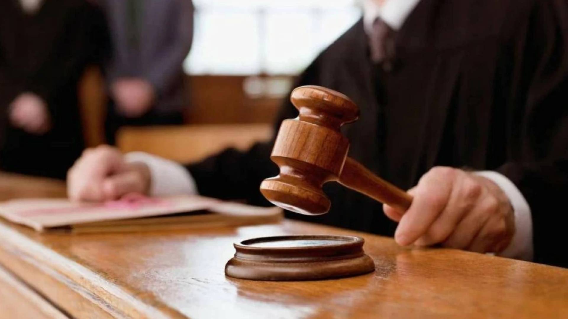 الجنايات الكبرى تصدر حكمها بحق متهم بقتل زوجته أمام أبنائهما.. تفاصيل