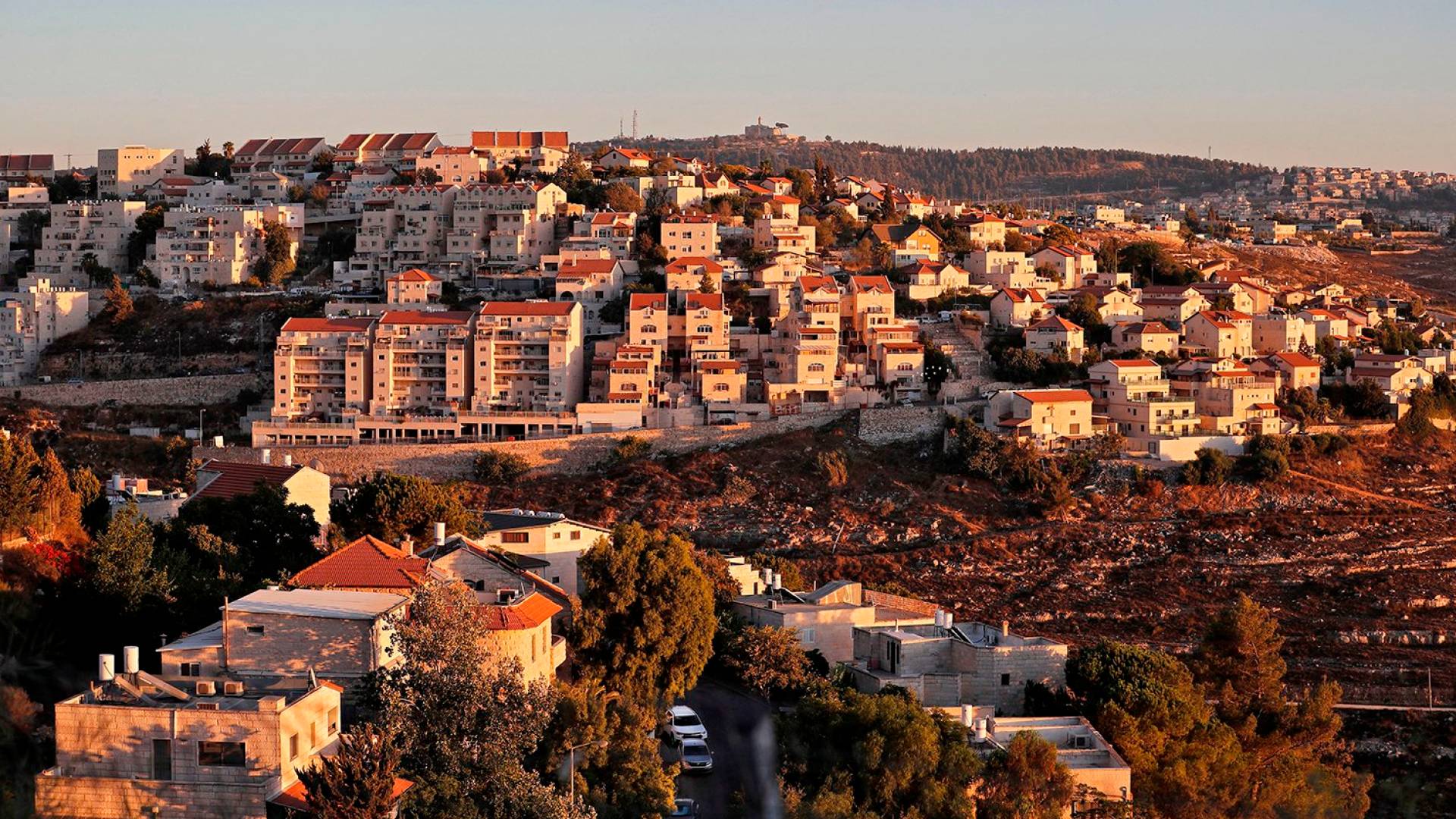 الاحتلال يعتزم بناء نحو 2000 وحدة استيطانية جديدة في الضفة الغربية