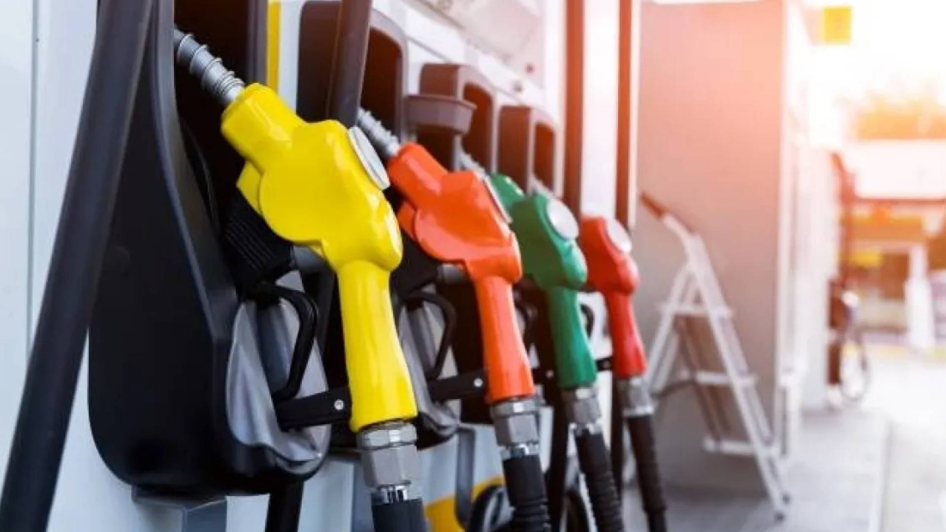 صورة تعبيرية للبنزين