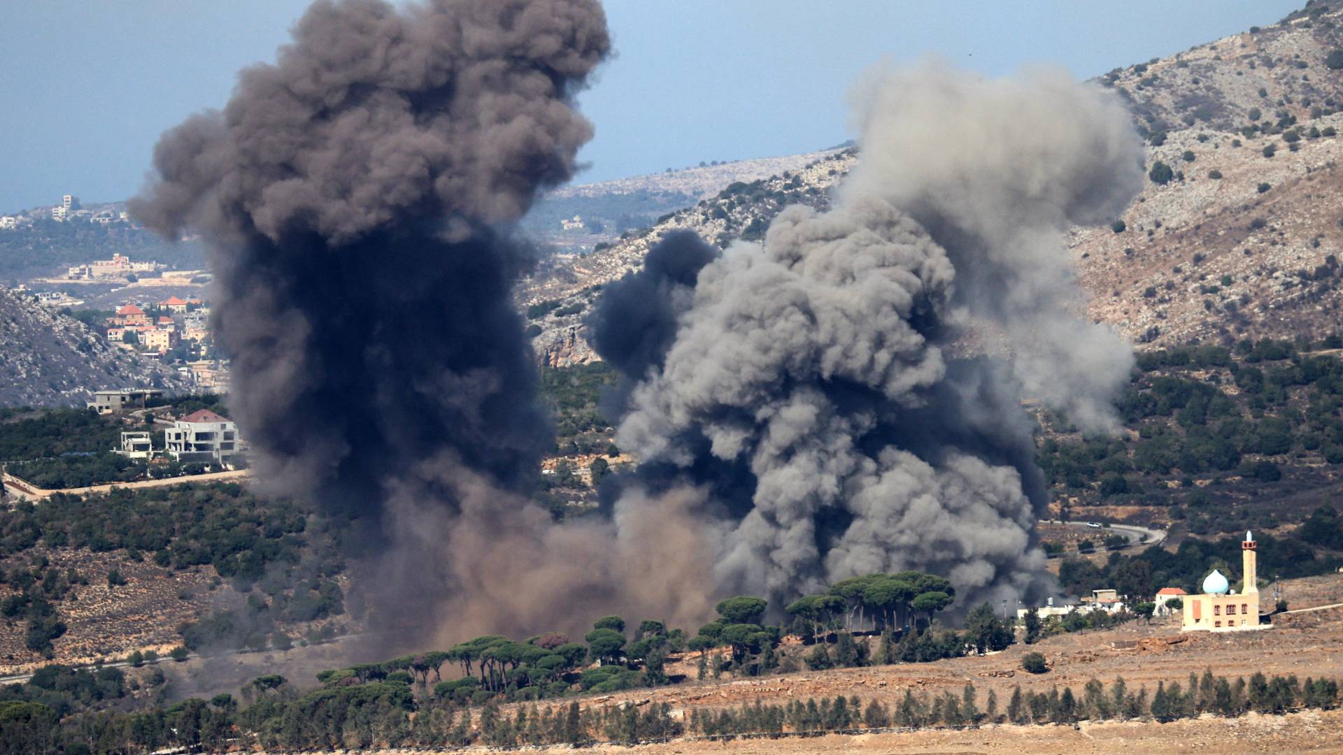 غارات للاحتلال على جنوب لبنان.. ارشيفية