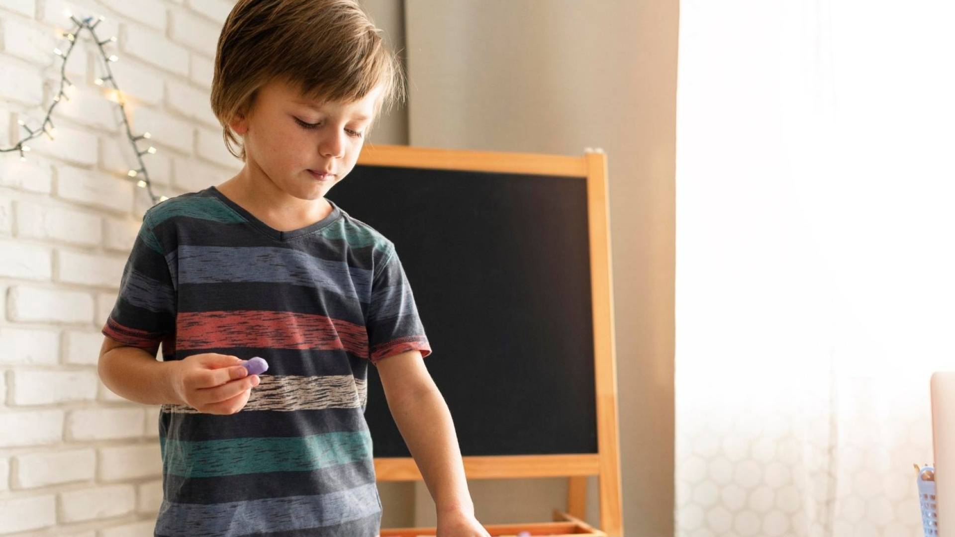 رؤيا تكشف: التوحد "قضية متكاملة" لا علاج دوائي لها.. وتحذير من  "تشخيصات غير دقيقة"..فيديو