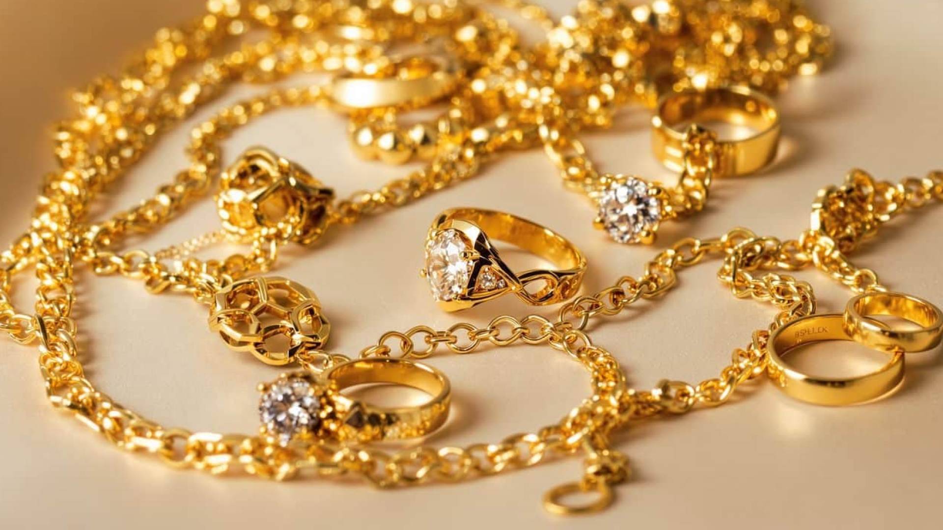 مجوهرات ذهبية