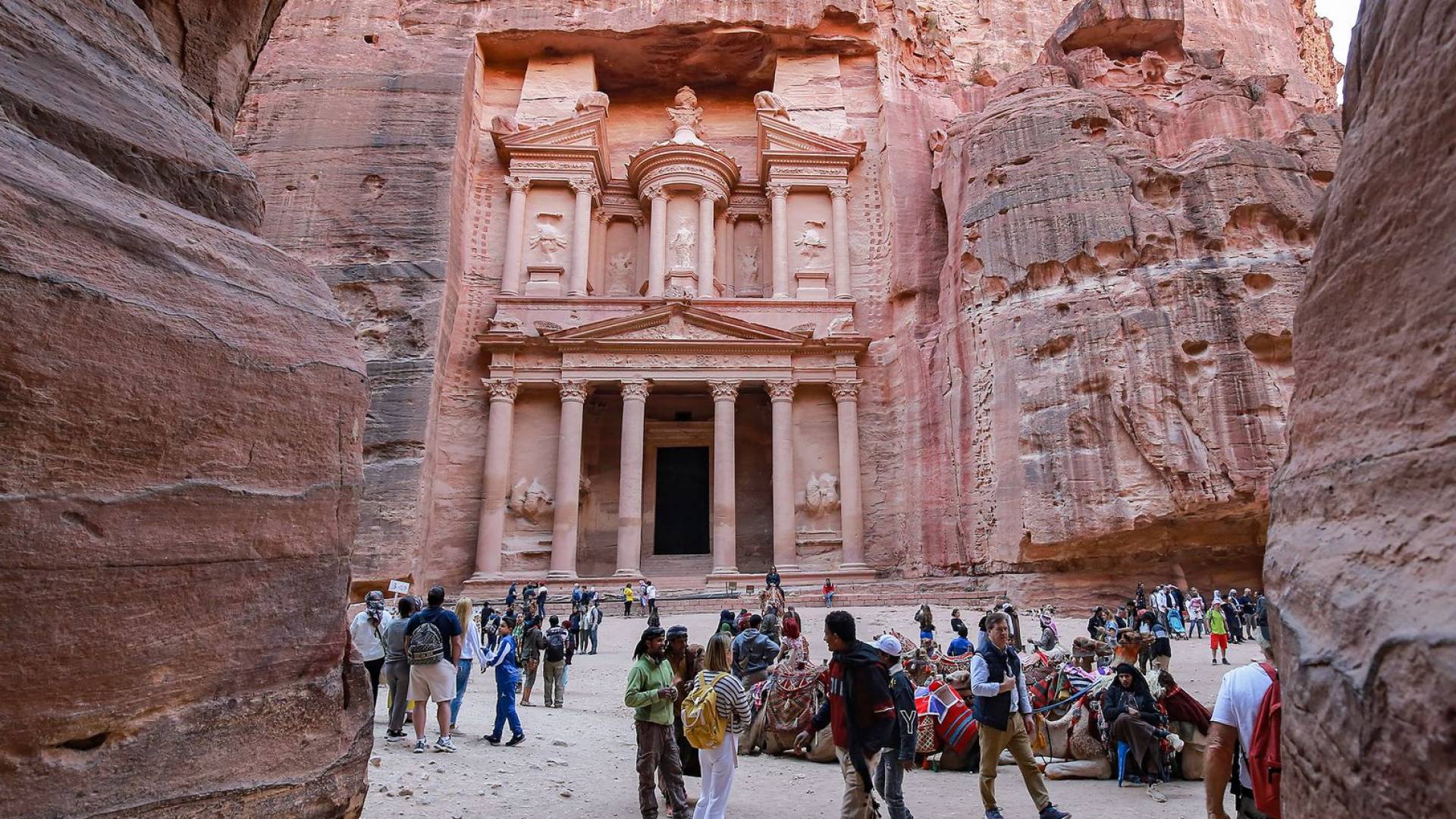 انتعاش تاريخي: زوار البترا الأجانب يقفزون بنسبة 99% في أكتوبر بعد هدوء الأوضاع الإقليمية