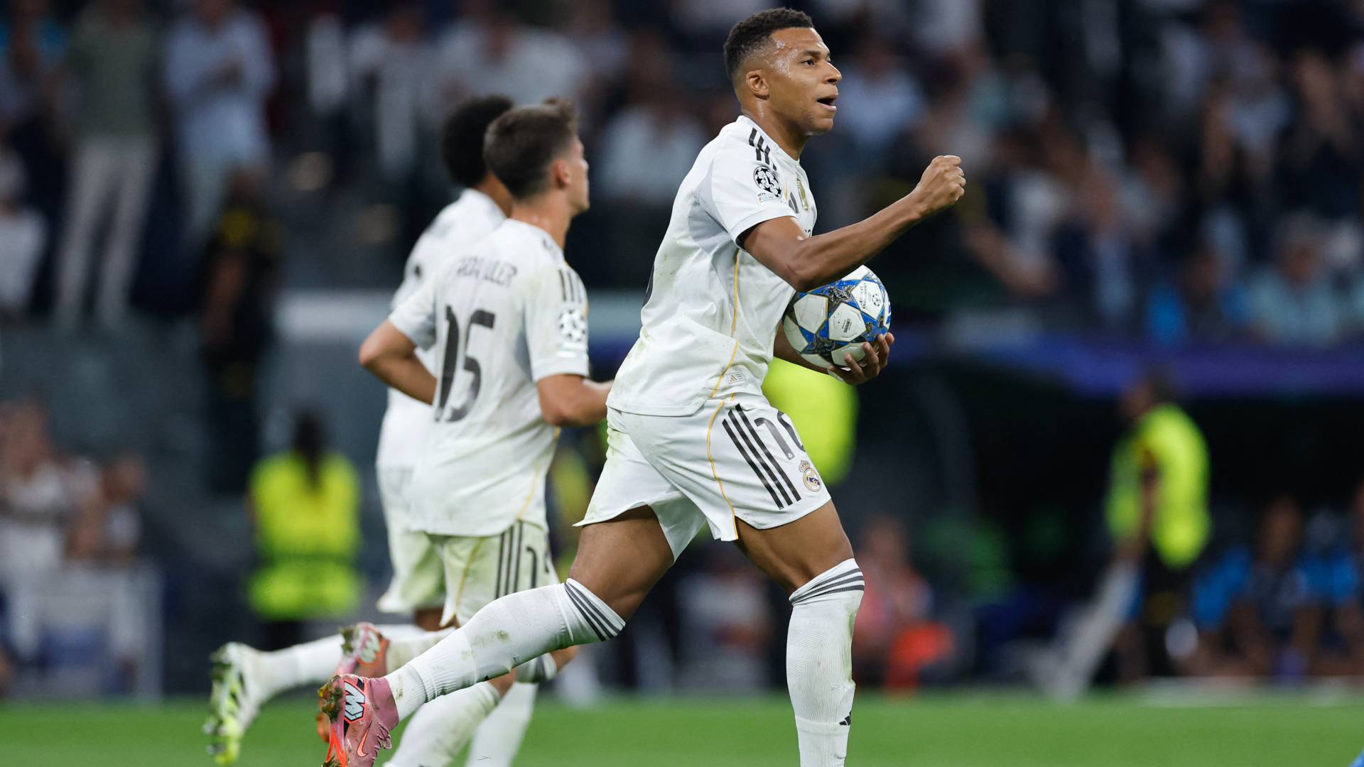 كيليان مبابي يتفوق تهديفيا على خط هجوم ليفربول بالكامل