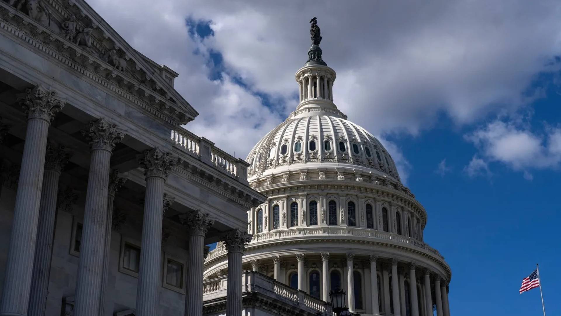 "شلل تاريخي".. الإغلاق الحكومي الأمريكي يدخل يومه الـ 36 ويصبح الأطول في تاريخ البلاد