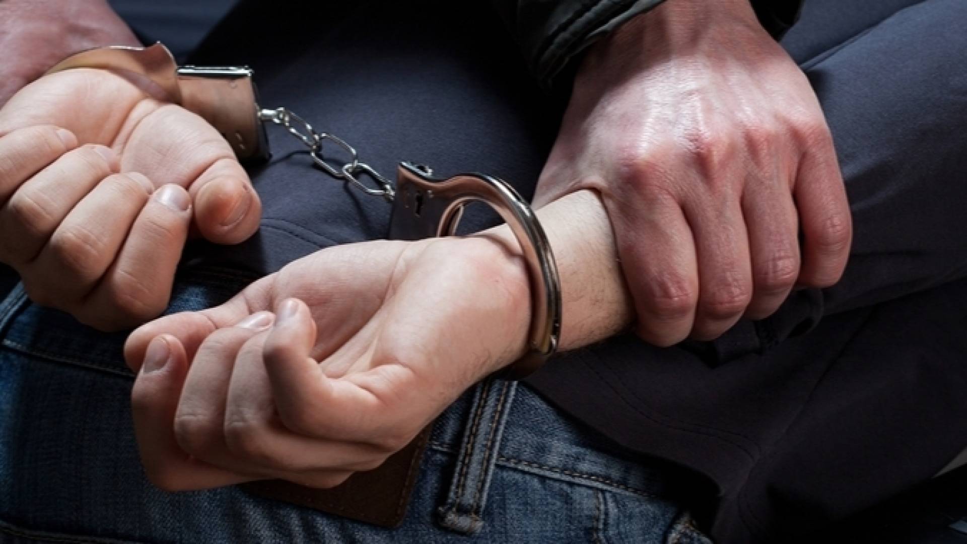 الأمن العام: الإطاحة بمطلوبين أحدهما هارب من 20 عاما سجن والآخر متورط بقضية احتيال