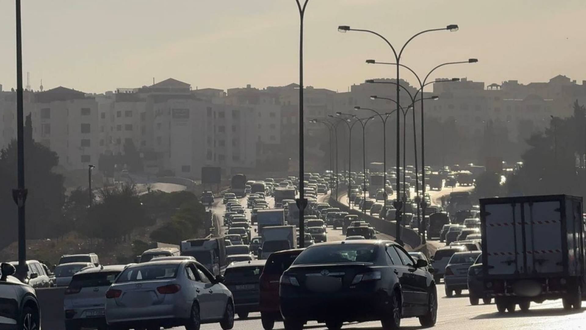 "الدوريات الخارجية": 4 إصابات بحادثين.. والأمن العام يحذر من "التتابع القريب" والسرعات الزائدة