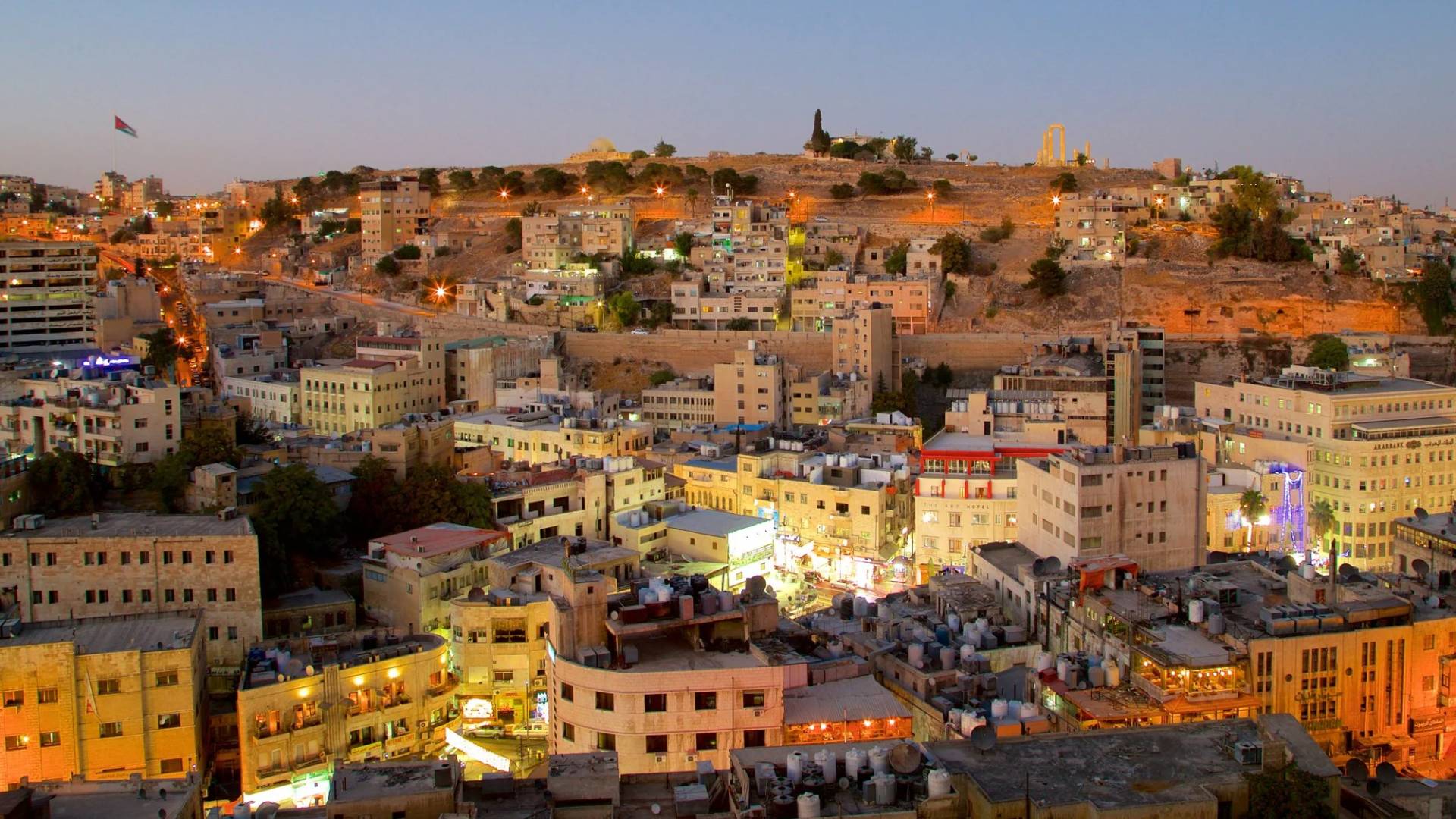 أجواء "شبه صيفية" تعود لتسيطر على المملكة.. وانخفاض متتال للحرارة منتصف الأسبوع