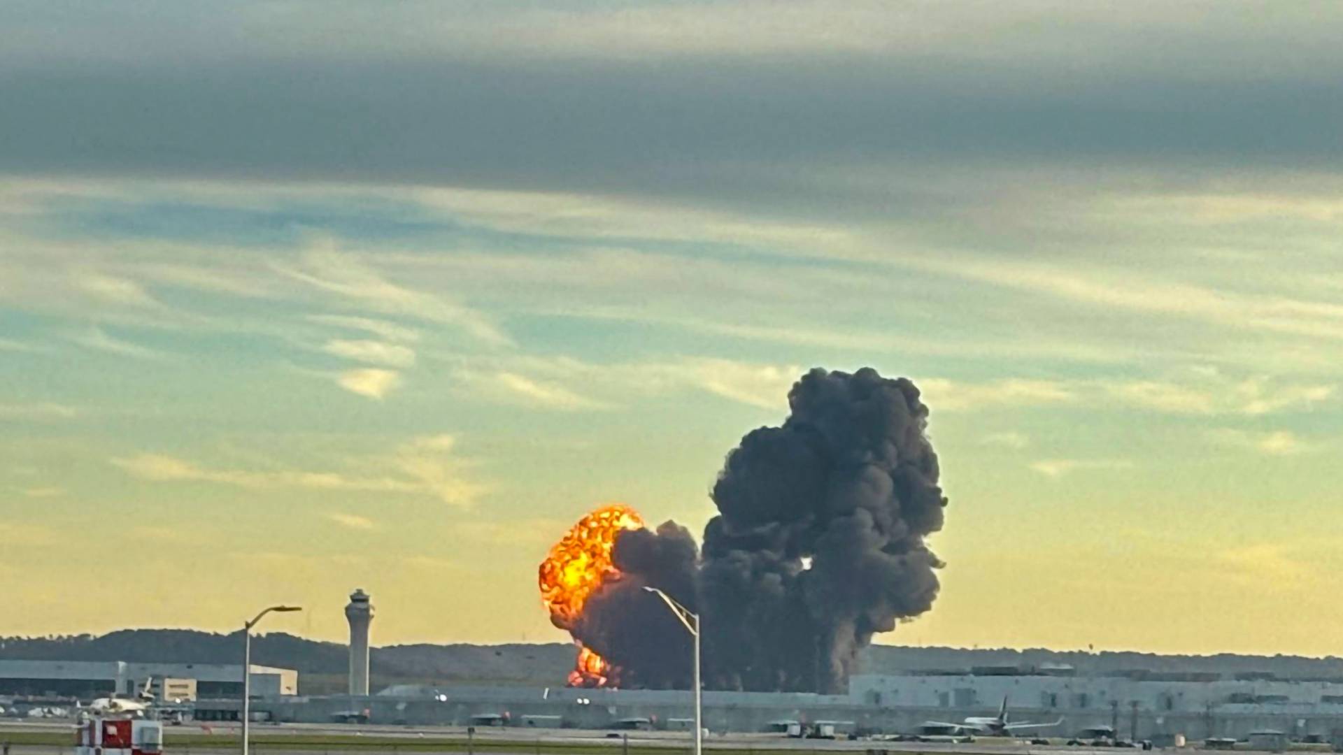 الولايات المتحدة تعلق استخدام جميع طائرات الشحن من طراز "MD-11" بعد حادث مأساوي