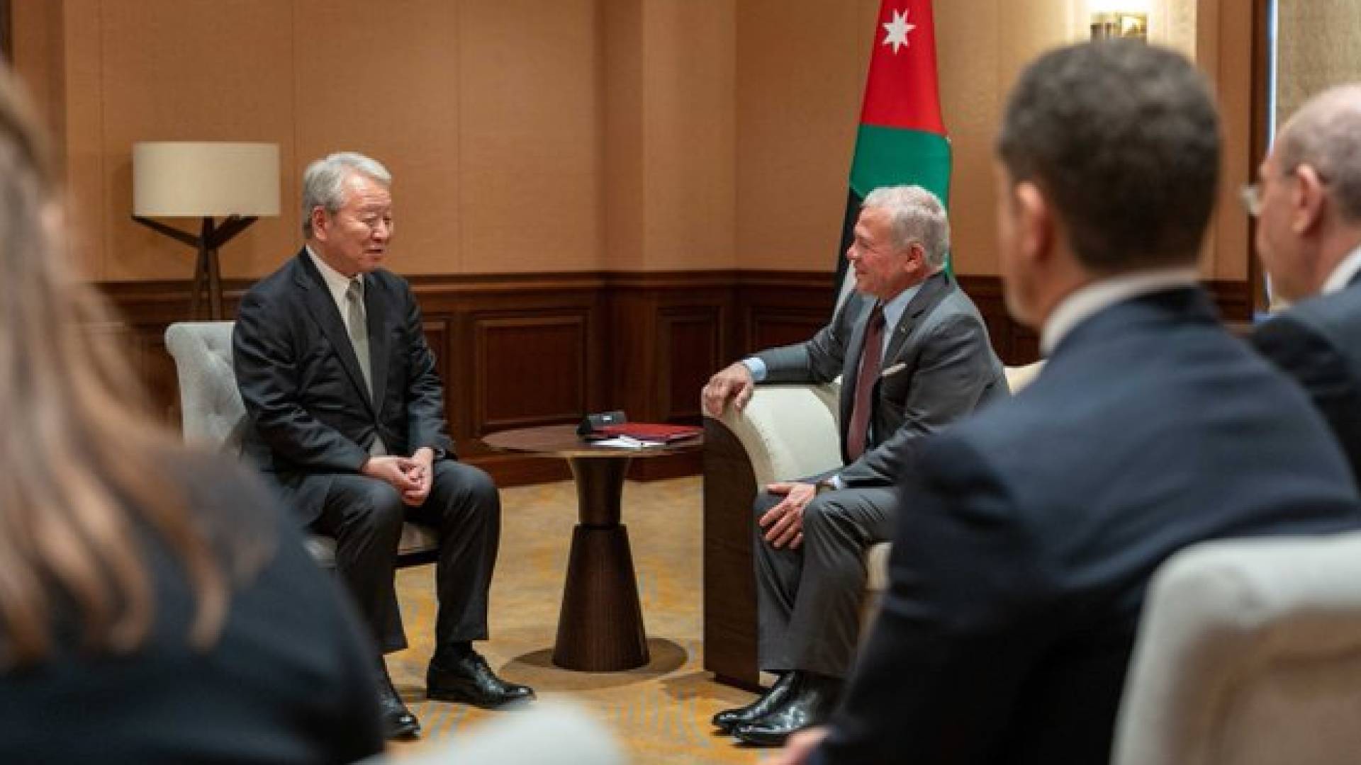 الملك يلتقي رئيس الوكالة اليابانية للتعاون الدولي