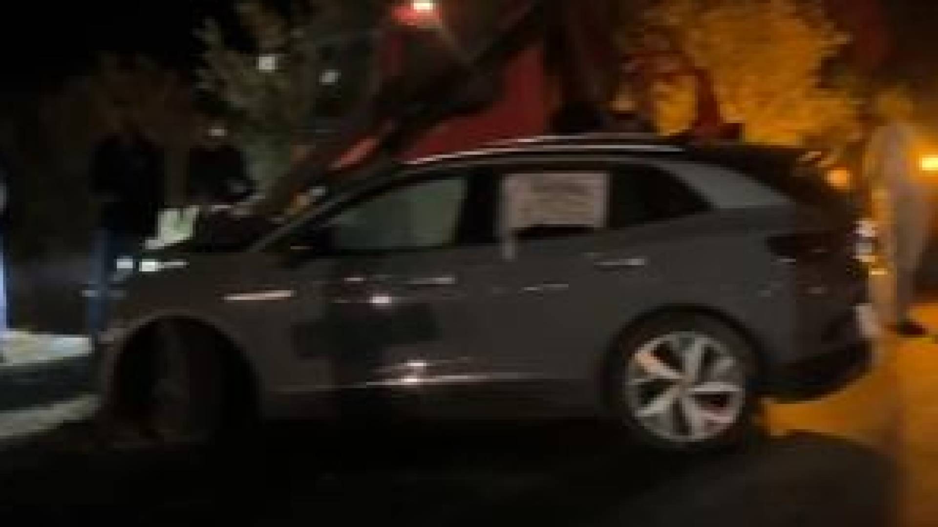 إِصَابَةٌ مُتَوَسِّطَةٌ بحادث اصدام مركبة بعمود أدى لانقطاع الكهرباء عن منطقة الصبيحي بالبلقاء