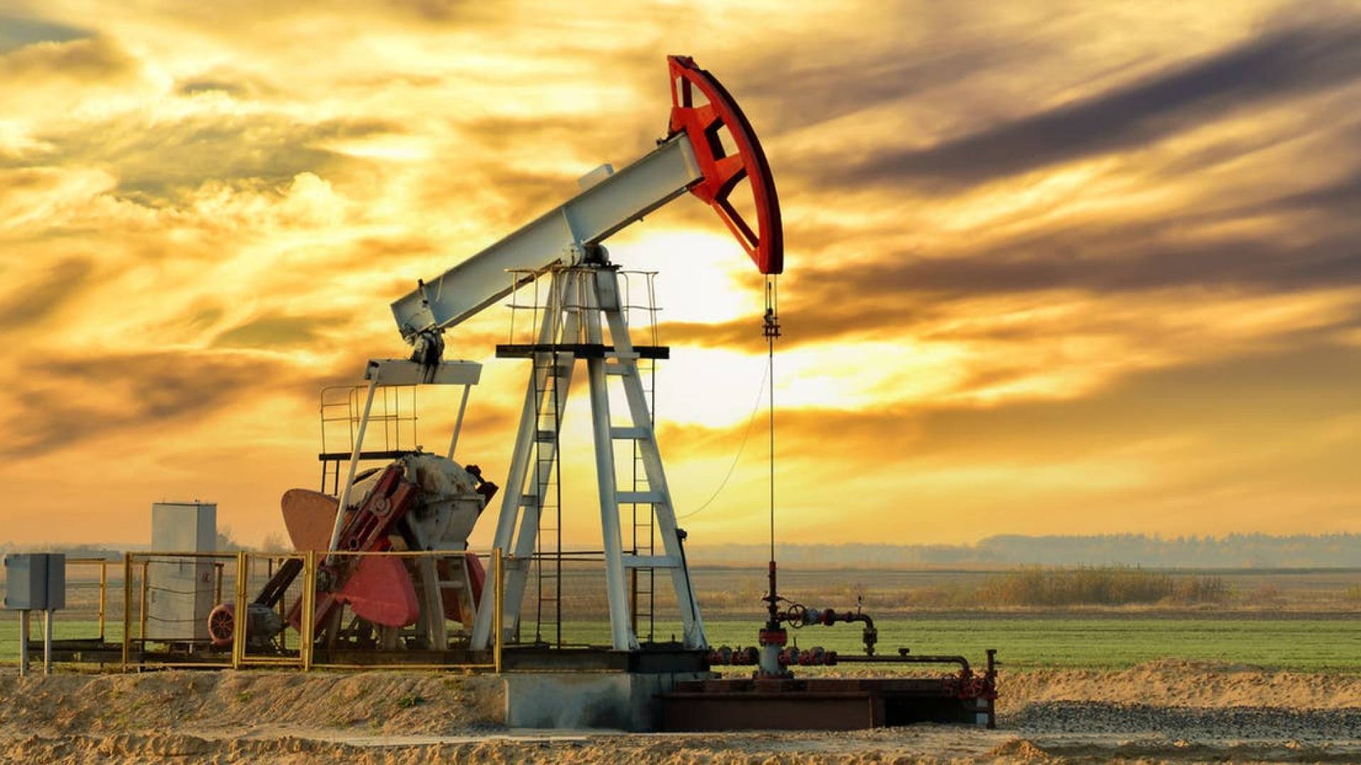 نفط WTI يستقر قرب 60 دولارا للبرميل مع تراجع توقعات الطلب العالمي