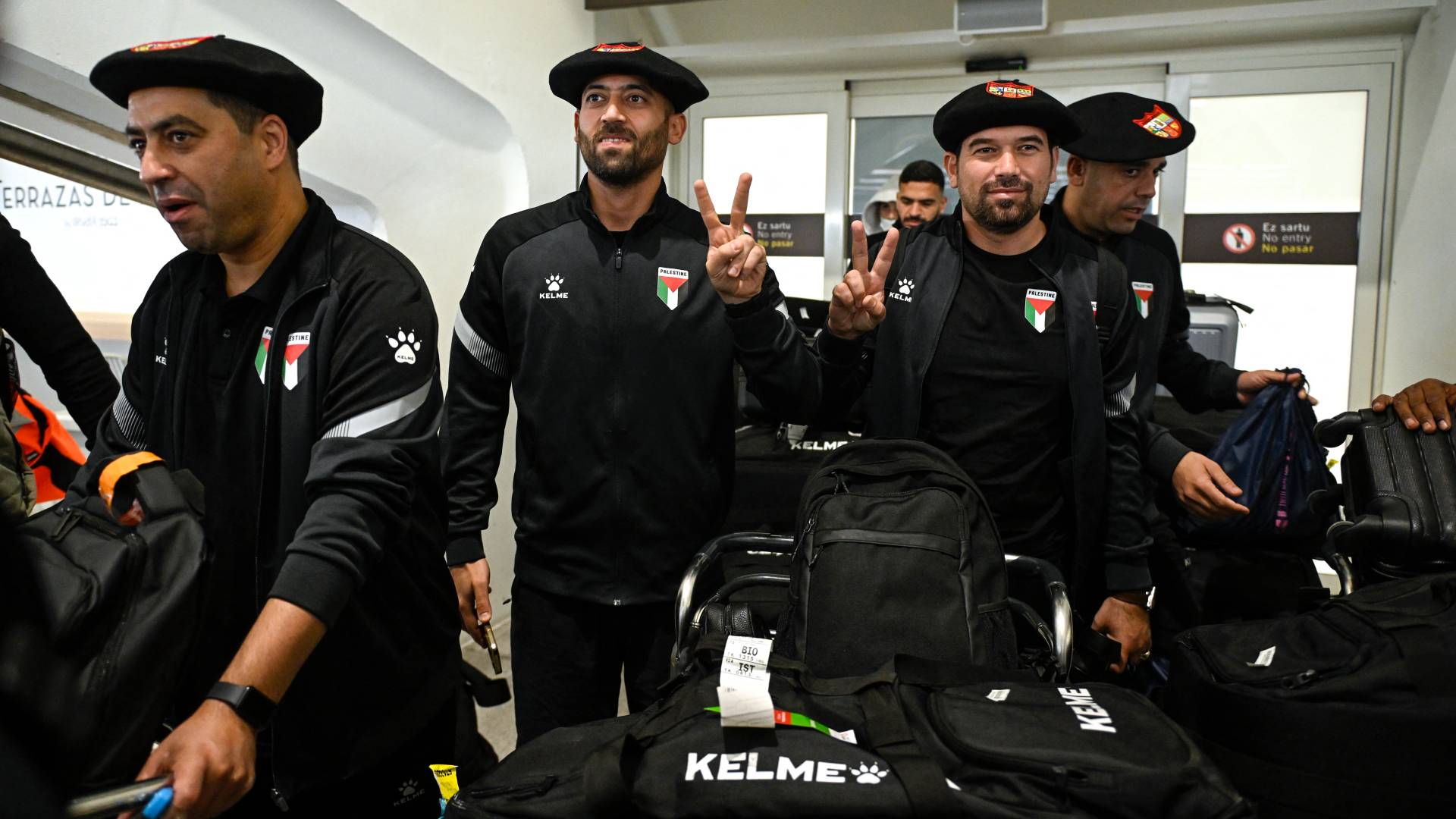 استقبال تاريخي في بلباو لمنتخب فلسطين قبل المباراة ودية