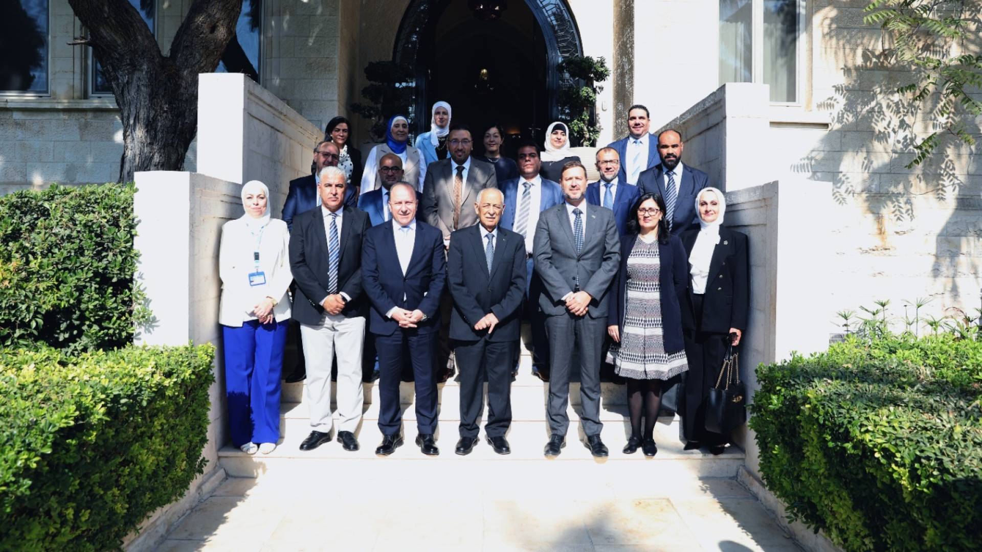 رئيس الديوان الملكي يلتقي مدير وأعضاء إدارة الأونروا في الأردن