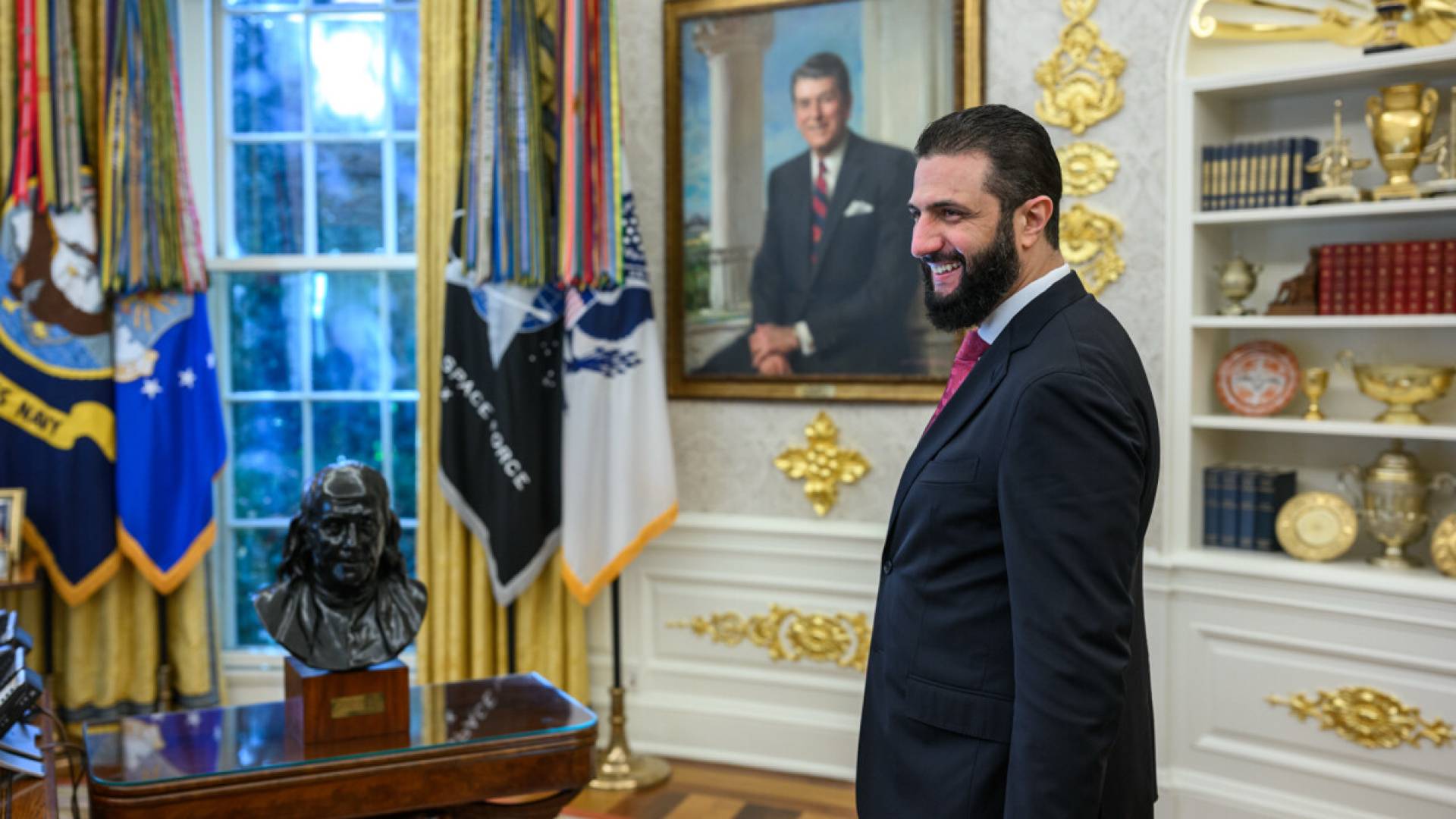 الرَّئِيسُ السُّورِيُّ أَحْمَدُ الشَّرْعُ