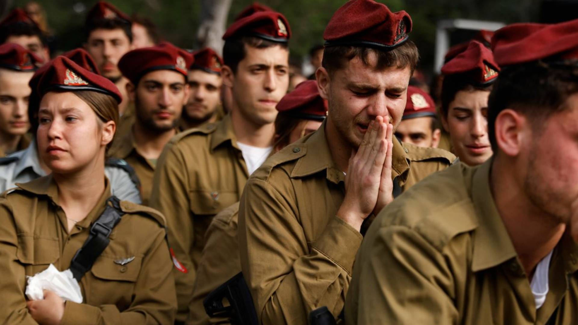 انهيار وبكاء في الكنيست بعد اتهام وزارة الحرب بالتخلي عن جندي حاول الانتحار