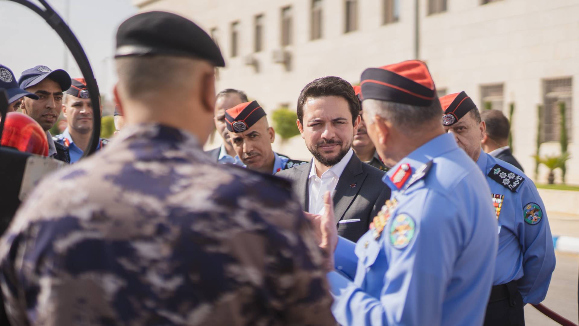 ولي العهد يزور مديرية الأمن العام