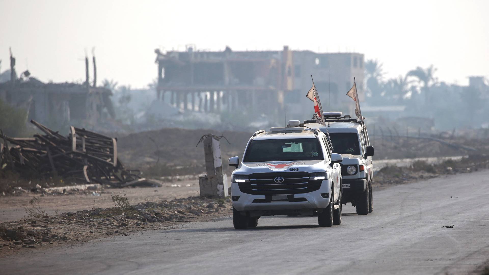 مركبات الصليب الأحمر في قطاع غزة