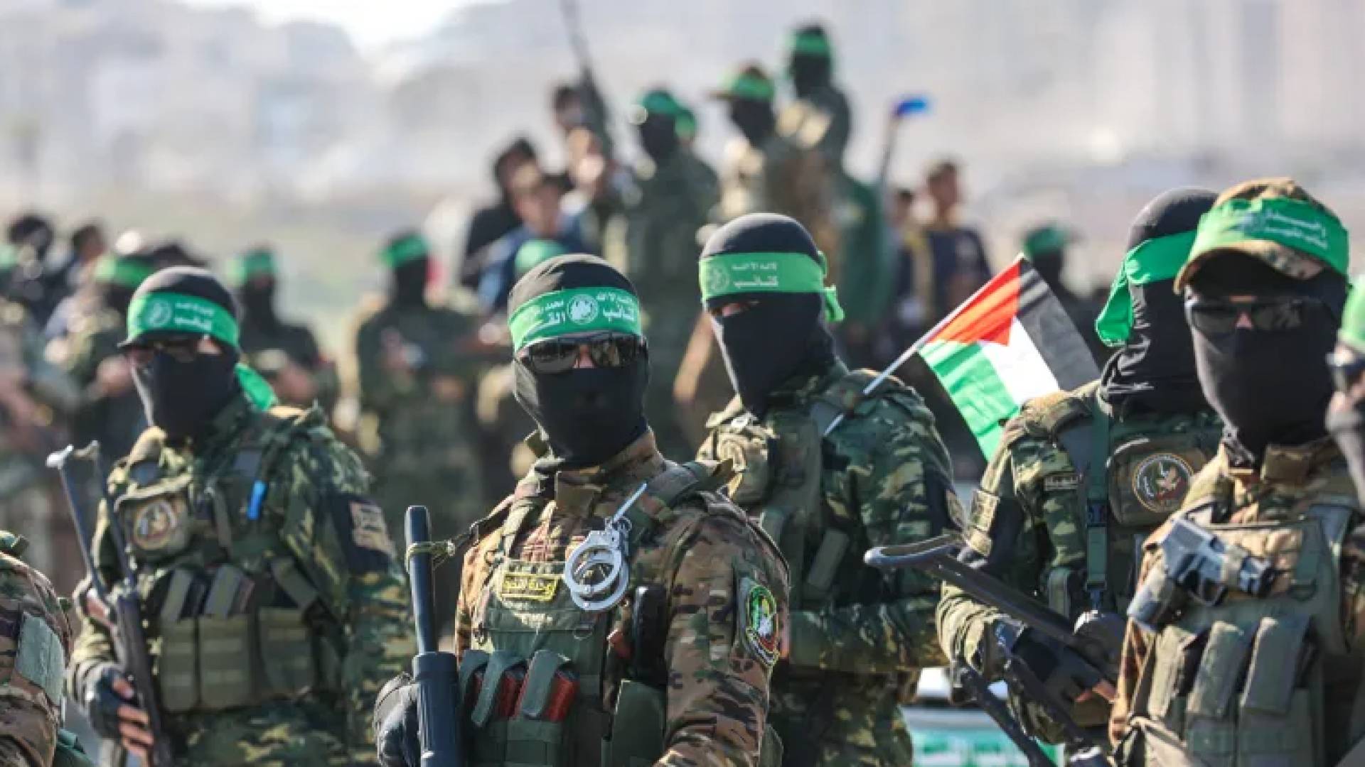 حماس ترسخ سيطرتها الهادئة على غزة بفرض ضرائب ومخالفات.. وواشنطن تجدد: "لن يكون لها دور في الحكم"