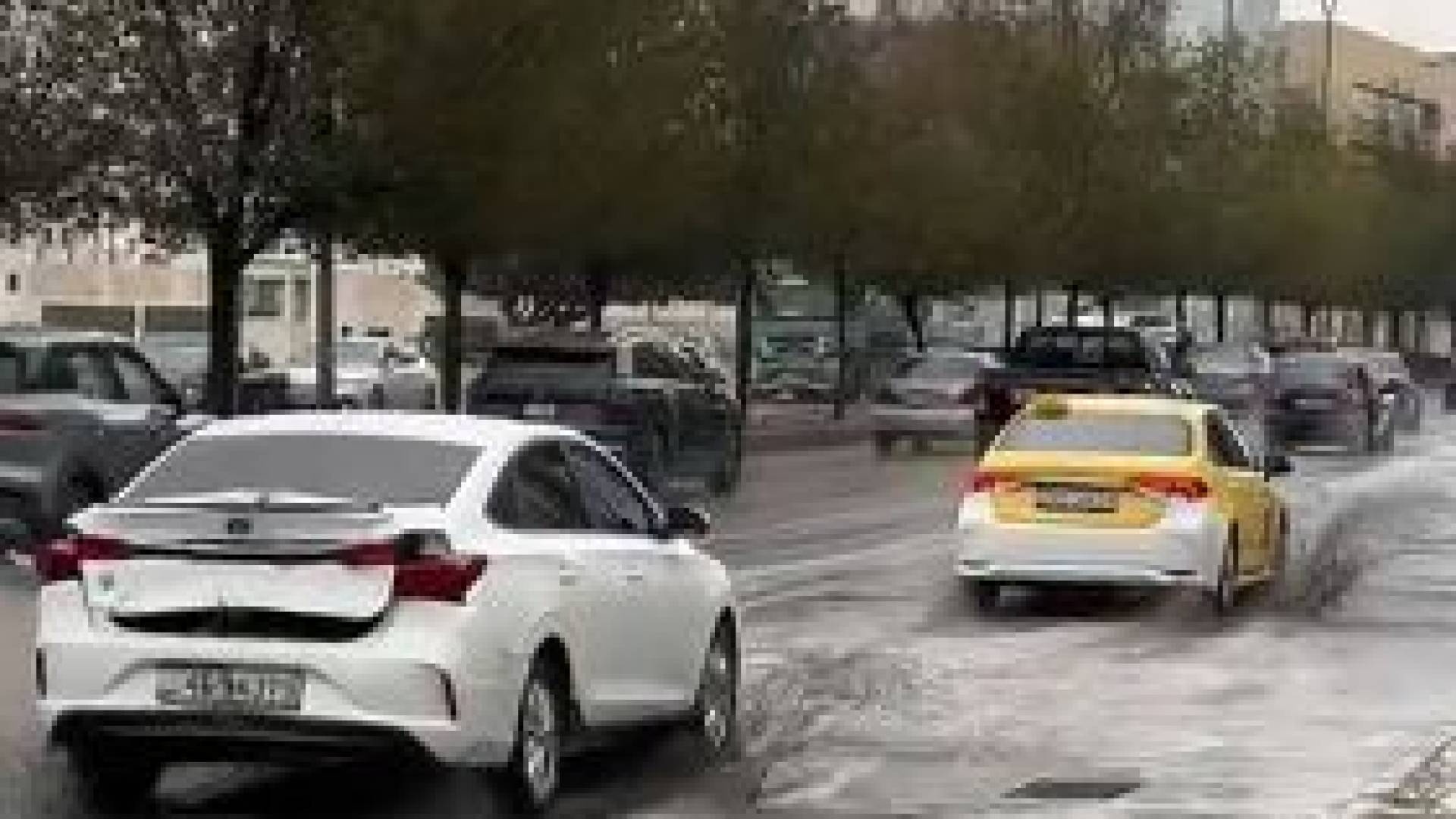 أول شتوي في عمان.. أمطار تهطل على العاصمة.. و"طقس العرب" يحذر: الاشتداد قادم وخطر السيول -فيديو