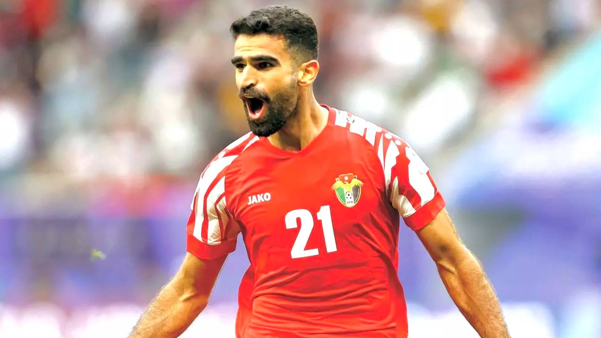 اللاعب الدولي نزار الرشدان يحتفل بهدف سابق في مرمى العراق