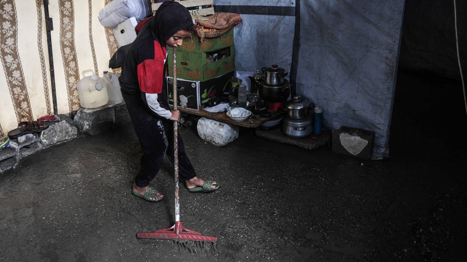 أمطار في خيم النازحين في قطاع غزة