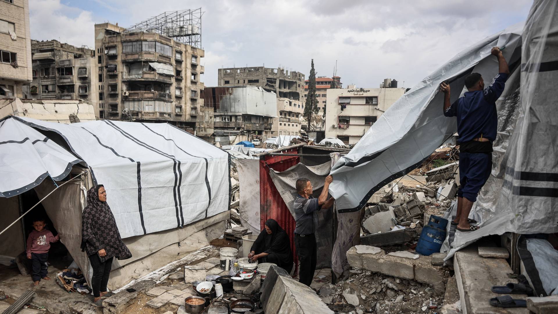 خيام النازحين في غزة بالشتاء