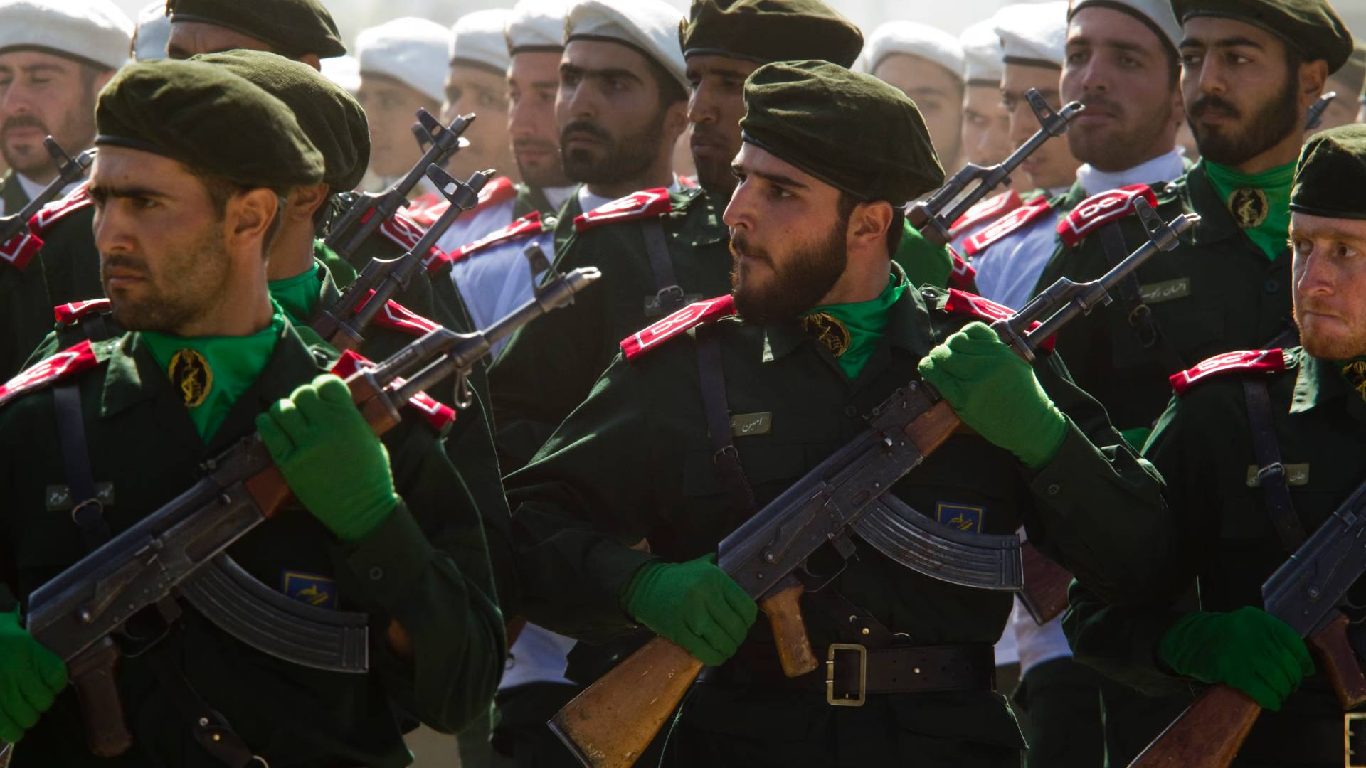 الحرس الثوري الإيراني يسيطر على ناقلة نفط بزعم حمل شحنة غير مصرح بها في مضيق هرمز