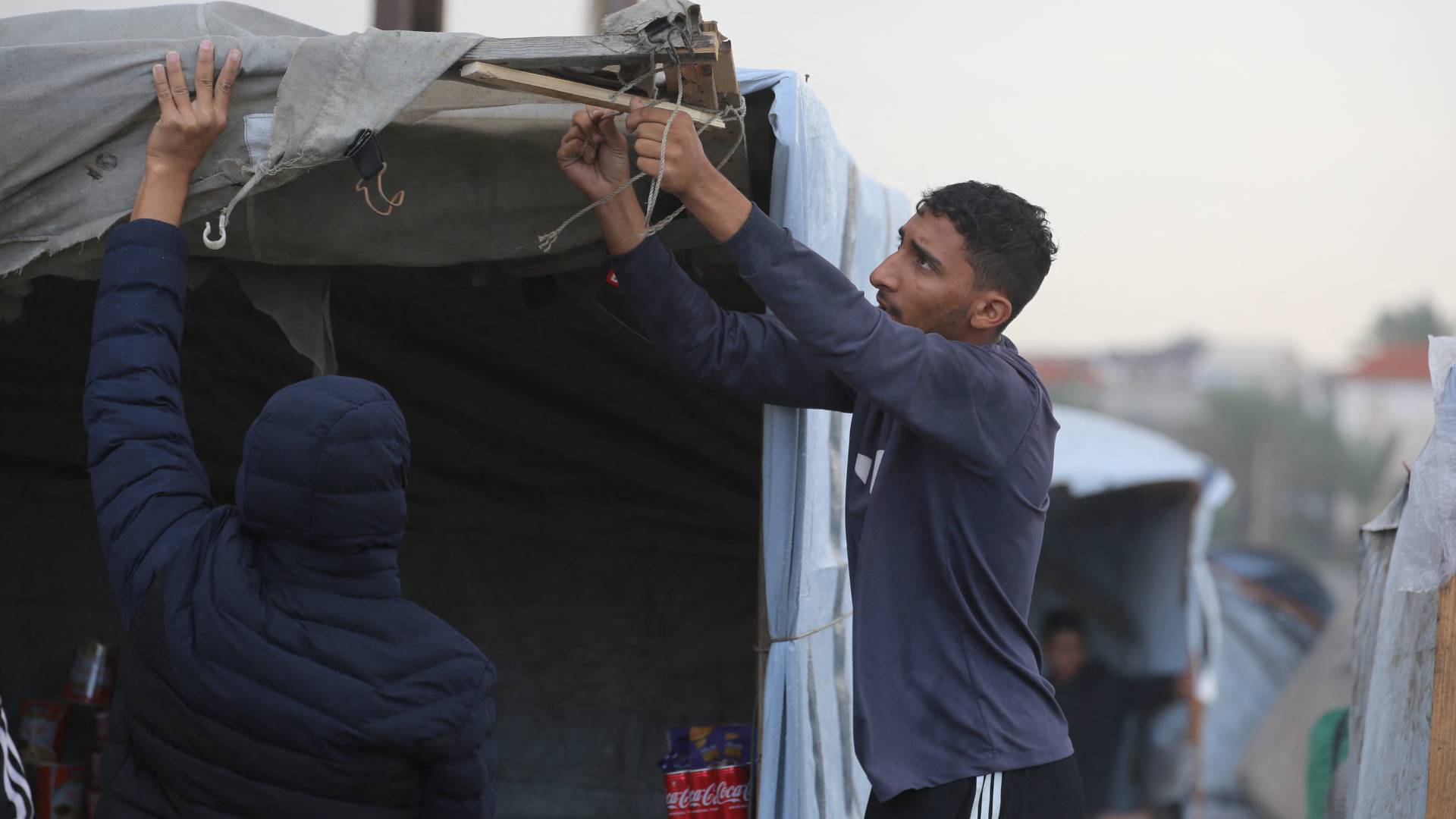 الرئاسة الفلسطينية تطالب بالضغط لإدخال البيوت الجاهزة إلى غزة قبل تفاقم الأحوال الجوية
