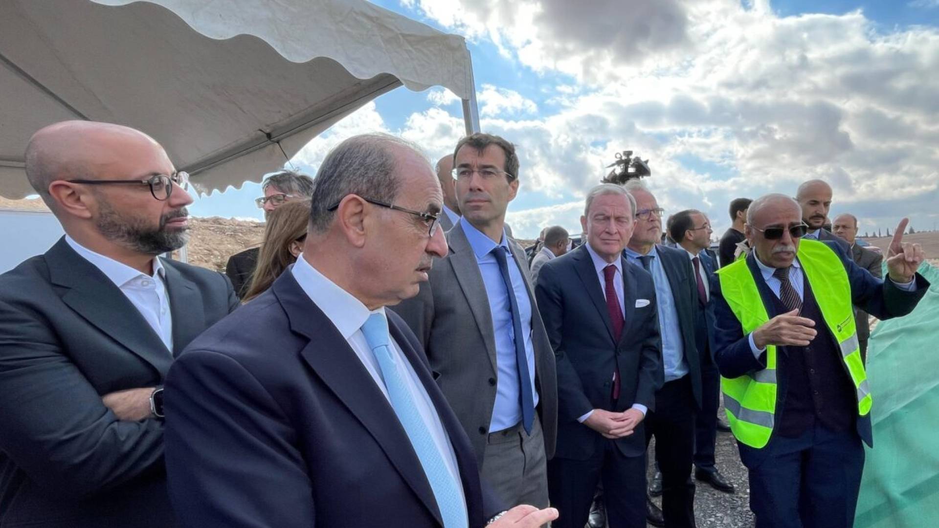 المصري يضع حجر الأساس لمشروع تأهيل مكب "الأكيدر" الاستراتيجي