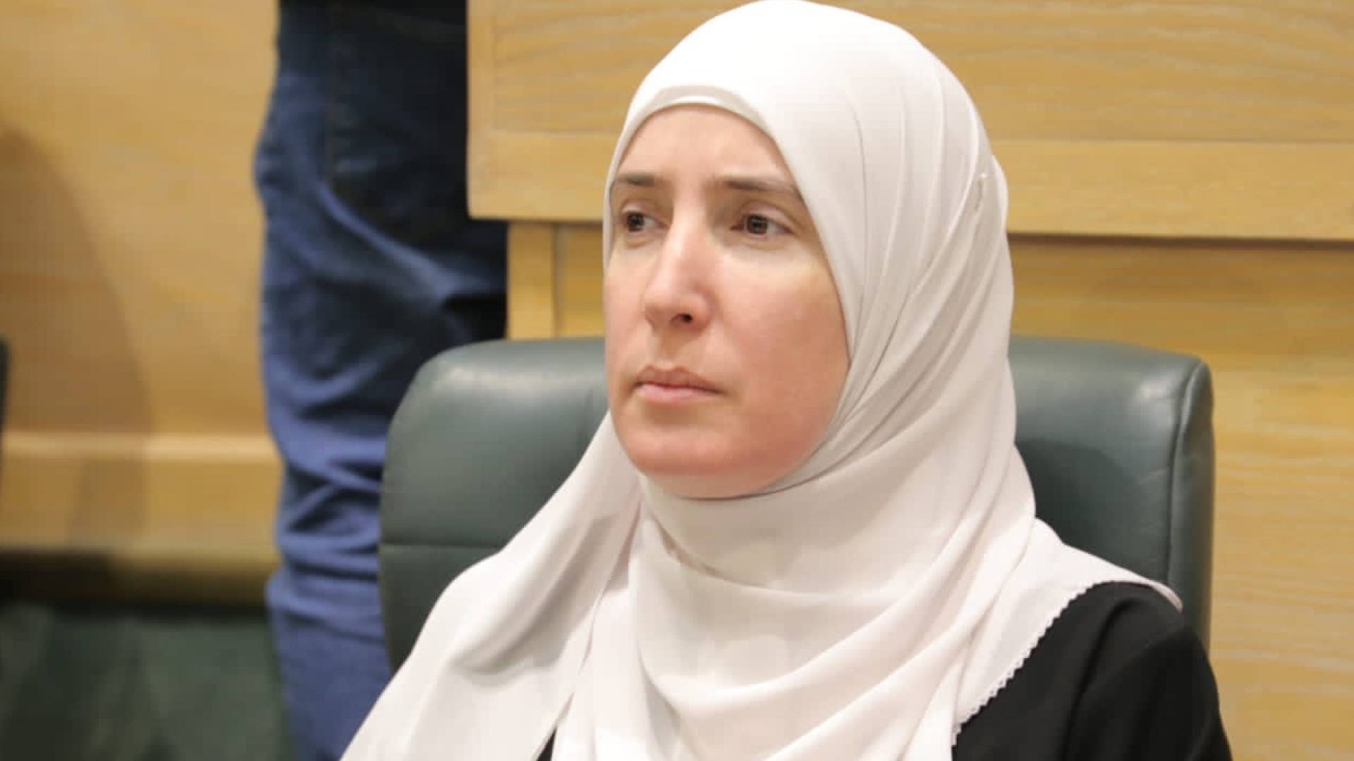 راكين أبو هنية تؤكد أن "خدمة العلم" ترسخ إرث الجيش العربي وتطالب بوجود برنامج رديف لفتيات الوطن