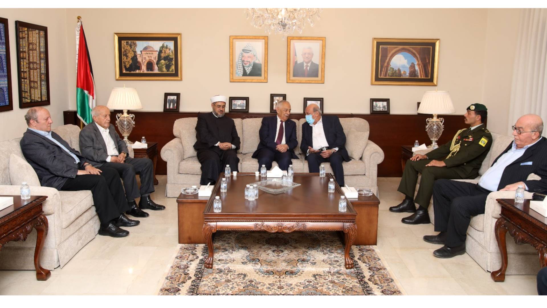 مندوبا عن الملك وولي العهد.. العيسوي يعزي بوفاة شقيقة سفير دولة فلسطين