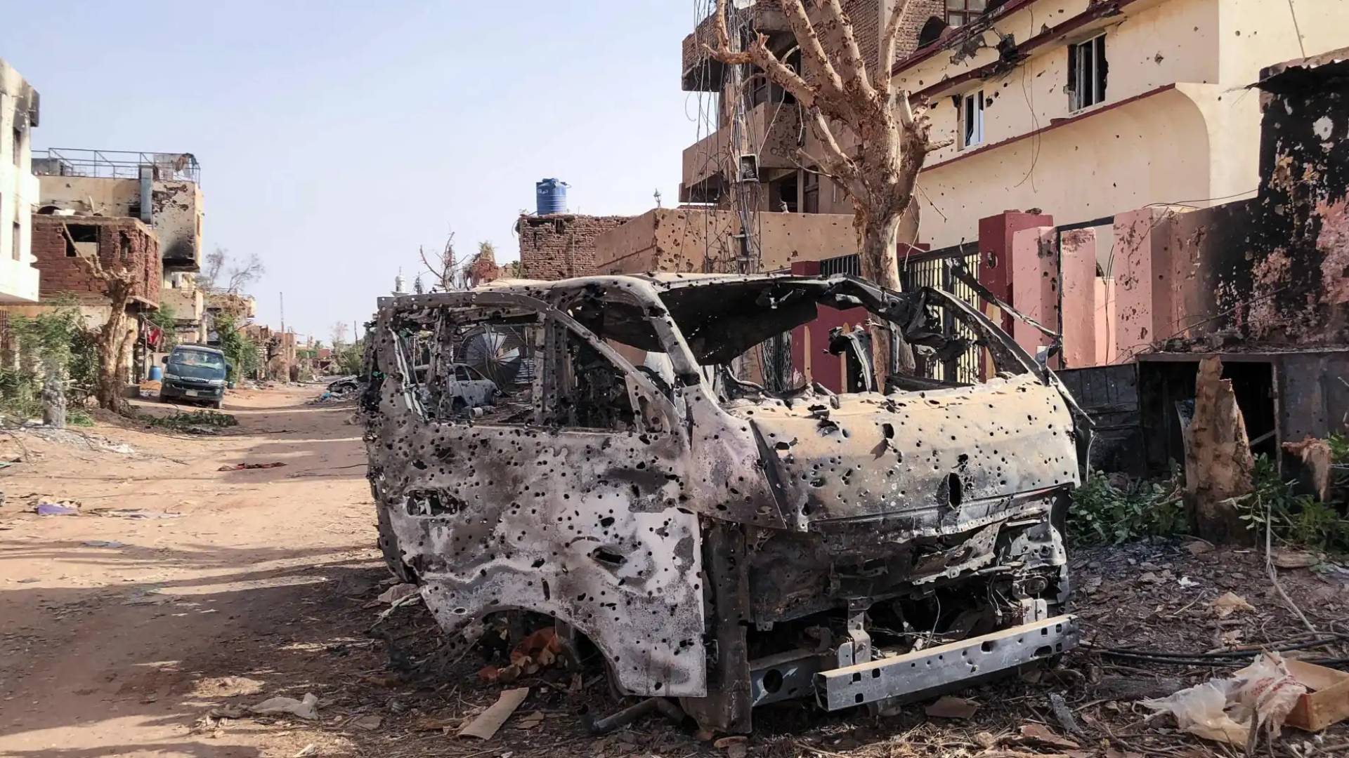 آثار الاشتباكات في الخرطوم