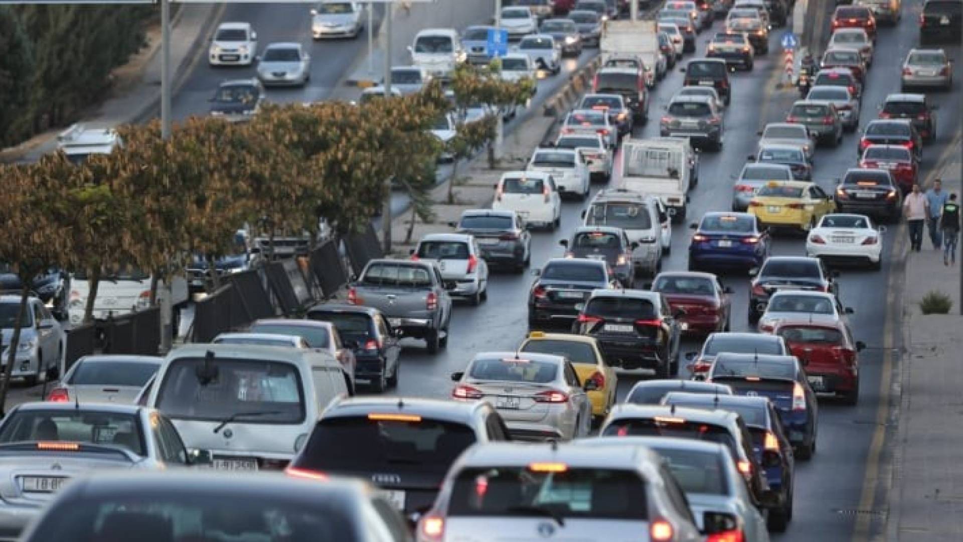 السير: تصادم 8 مركبات على جسر النهضة دون إصابات